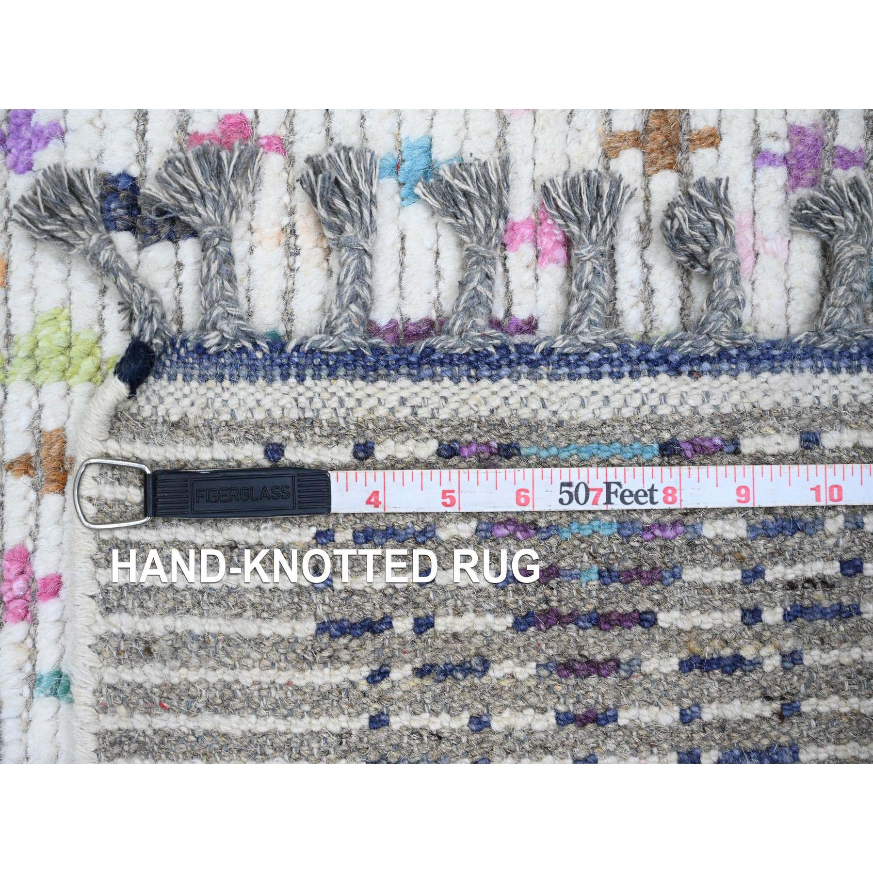 5'5"x8'6" Daisy White, Moroccan Weave with Colorful Tribal and Geometric Design, Tone on Tone, Hand Knotted, Soft Wool, Textured Pile, Oriental Rug HR20345 - Image 6