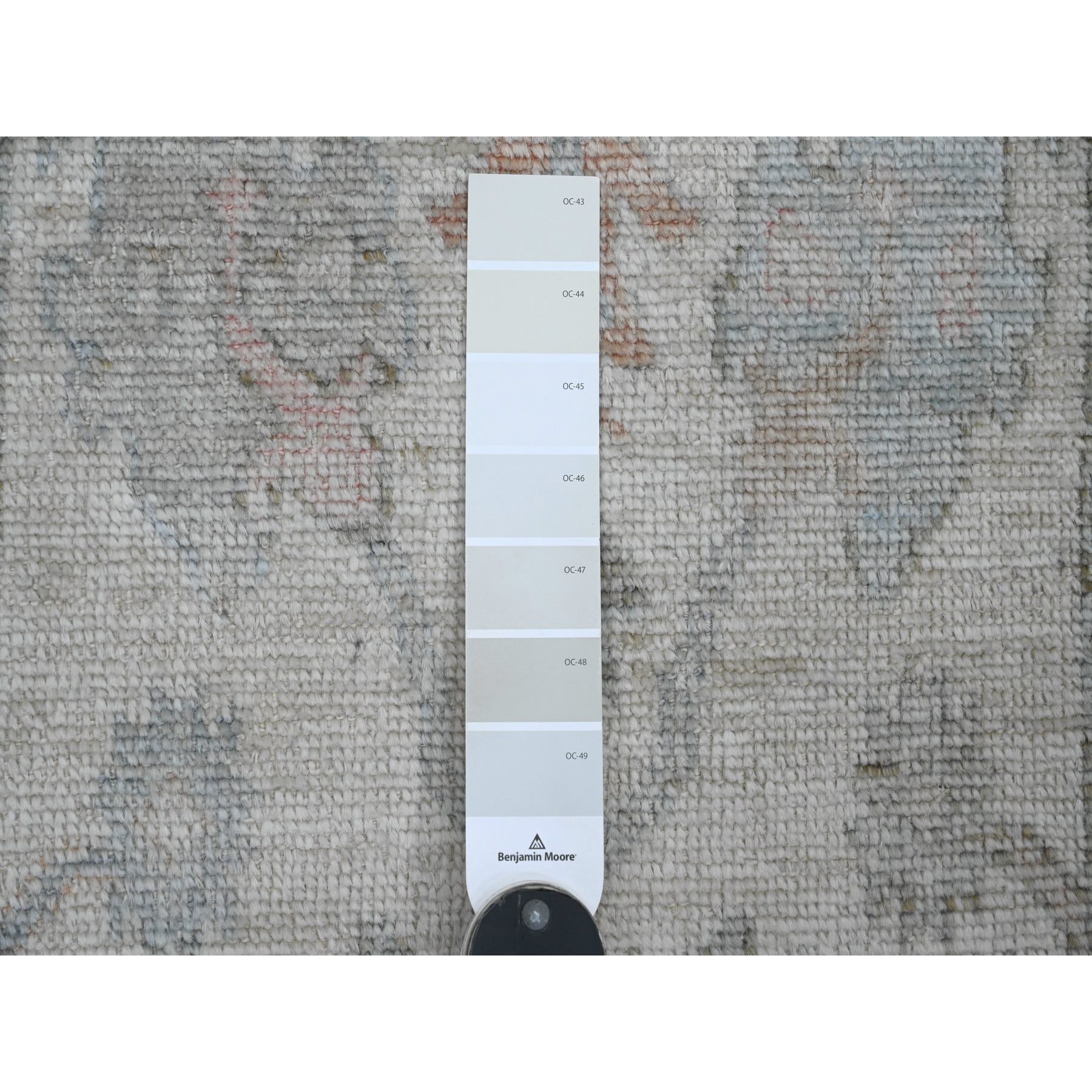 2'7"x9'6" Pearl White, Afghan Angora Oushak with All Over Pattern, Hand Knotted, Veggie Dyes, 100% Wool, Runner, Oriental Rug HR20813 - Image 3