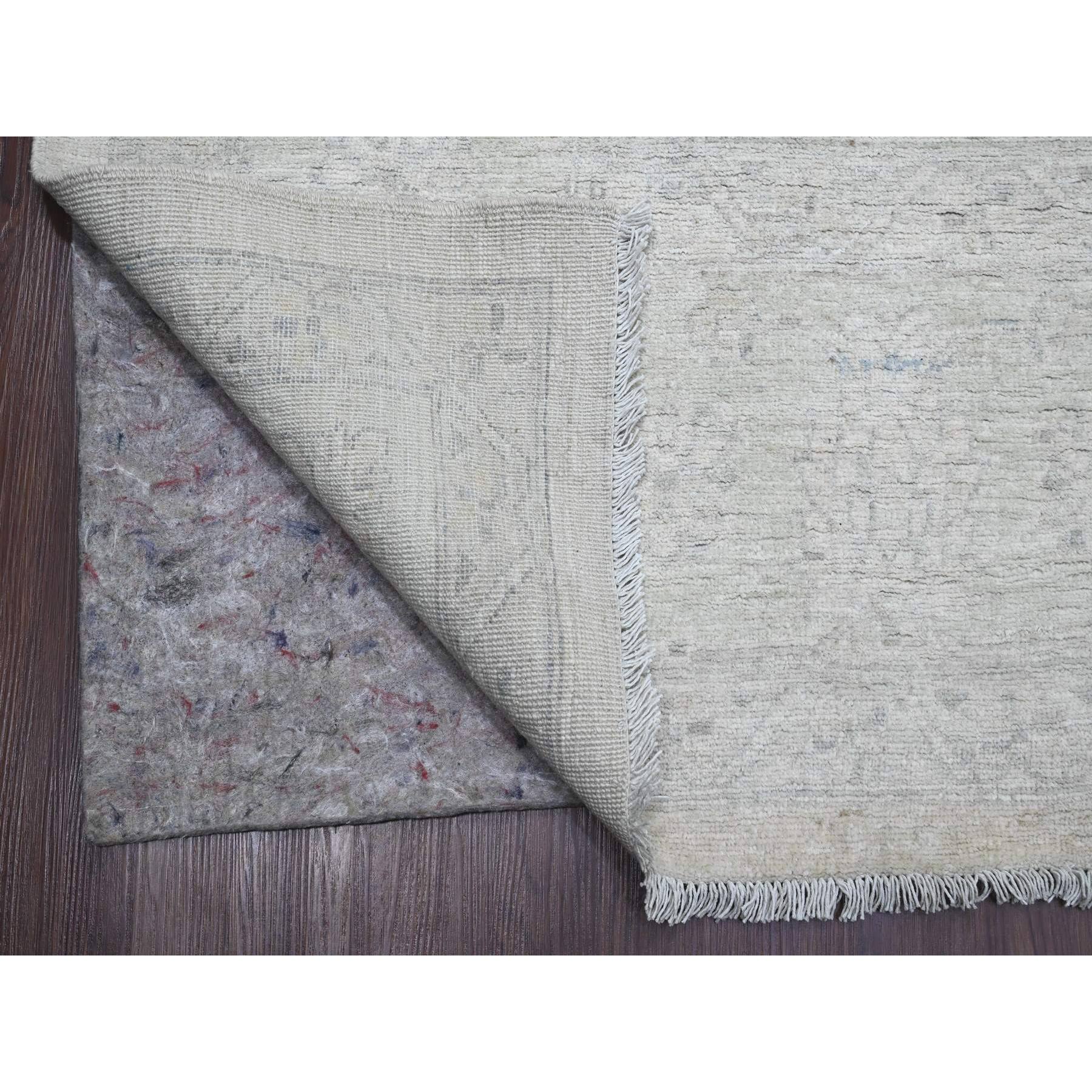 9'8"x13'5" Vista White, Washed Out Peshawar with All Over Pattern, Vegetable Dyes, 100% Wool, Hand Knotted, Oriental Rug HR20989 - Image 4