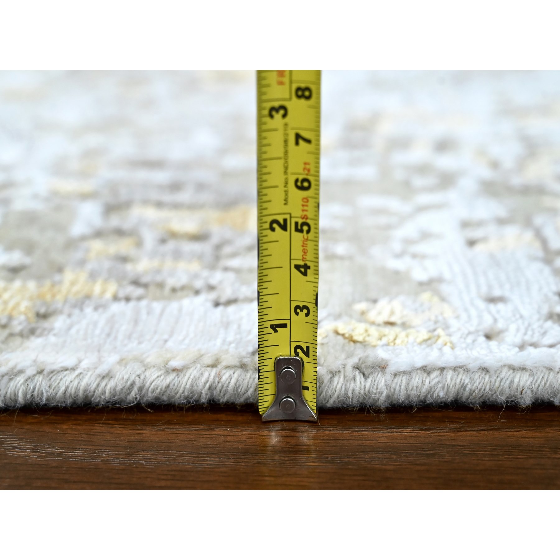 2'6"x6' Beige with Gold, Abstract Design, Wool and Silk, Hi-Low Pile, Denser Weave, Hand Knotted, Runner, Oriental Rug HR10197 - Image 7