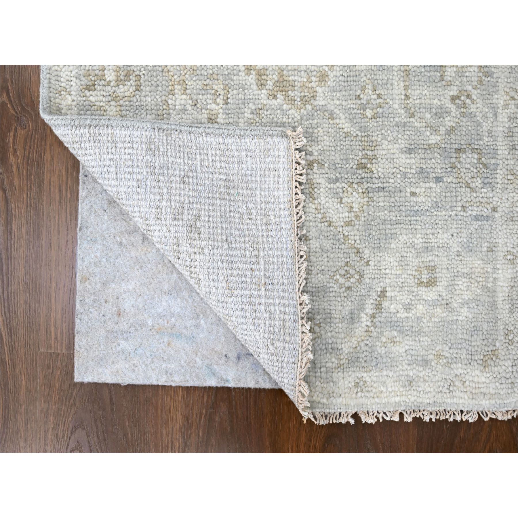 2'6"x8'6" Medium Gray, Supple Collection, Oushak All Over Design, Soft Velvety Wool, Hand Knotted, Vegetable Dyes, Runner, Oriental Rug HR10255 - Image 3
