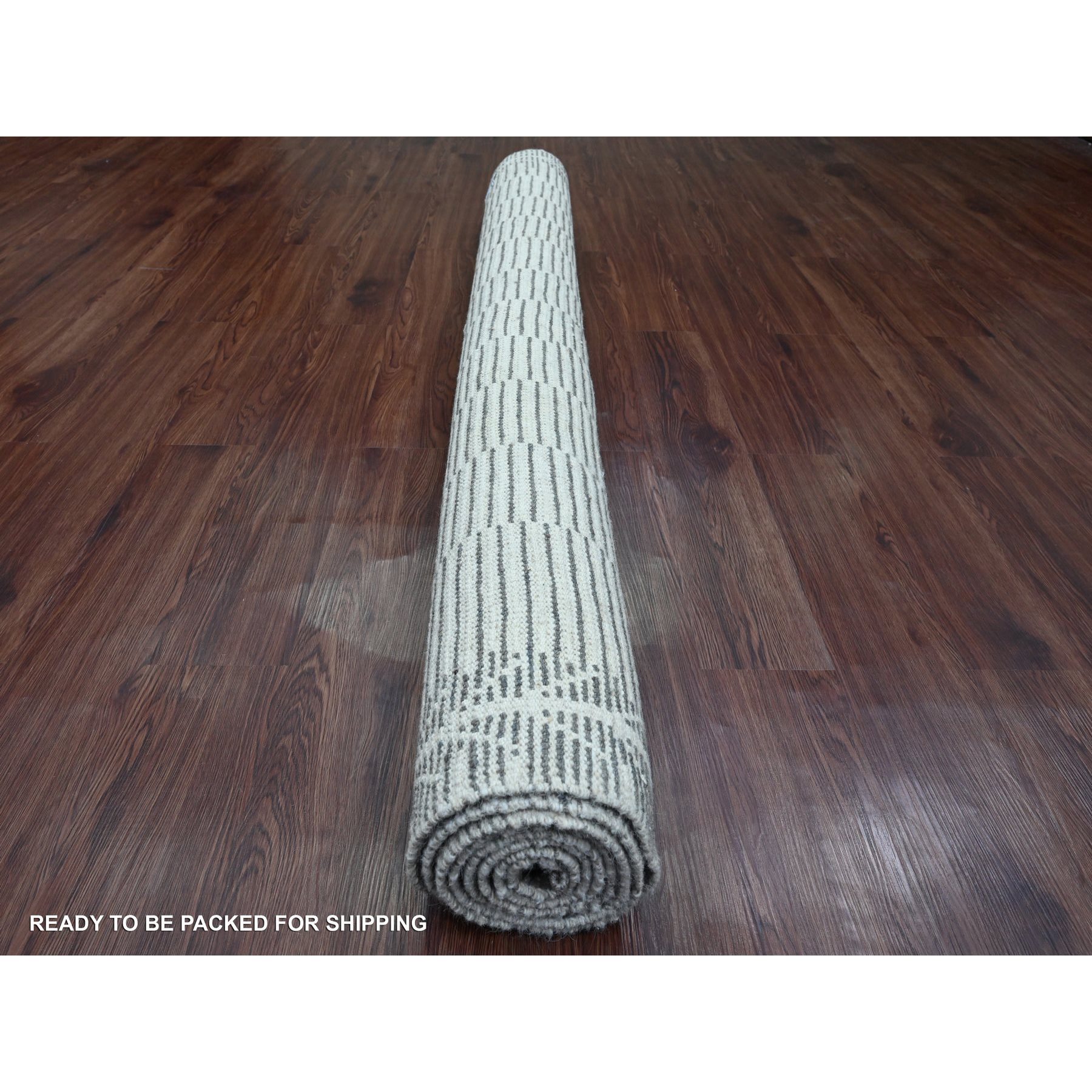 6'1"x9'4" Sonic Gray, Moroccan Weave with Intricate Dark and Light Motif, Hand Knotted, Textured Pile, Soft Wool, Tone on Tone, Oriental Rug HR20422 - Image 4