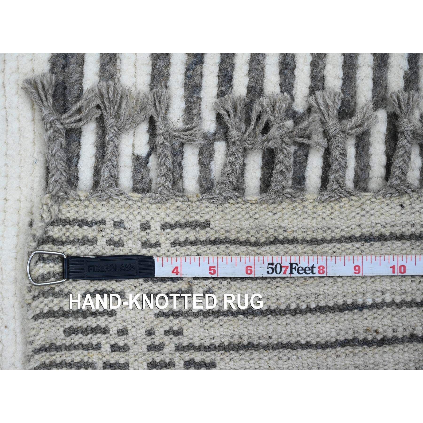 6'1"x9'4" Sonic Gray, Moroccan Weave with Intricate Dark and Light Motif, Hand Knotted, Textured Pile, Soft Wool, Tone on Tone, Oriental Rug HR20422 - Image 6