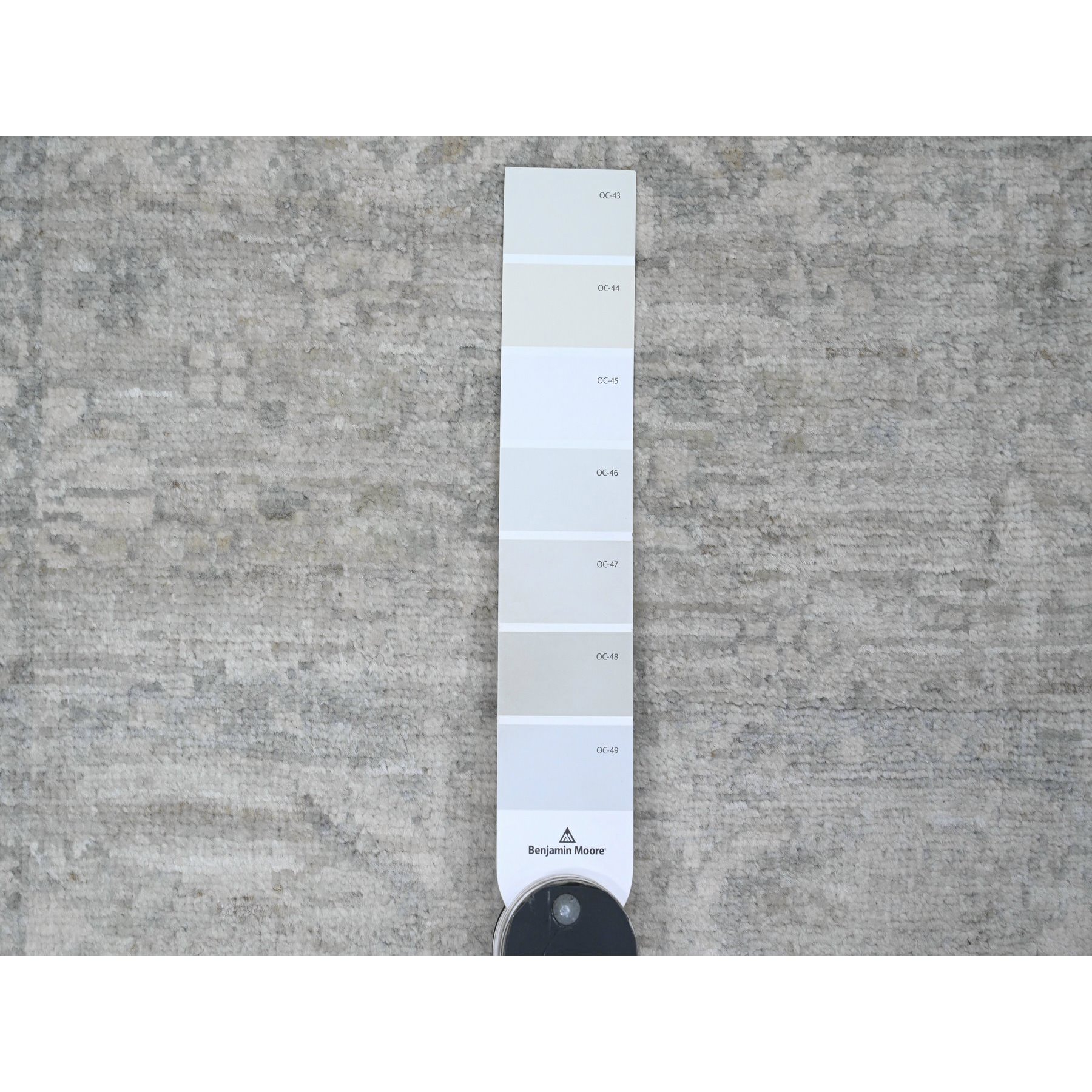 2'4"x29'3" Whisper White, Peshawar with Heriz All Over Design, Densely Woven, High Mountain Wool, Hand Knotted, XL Runner, Oriental Rug HR20650 - Image 3