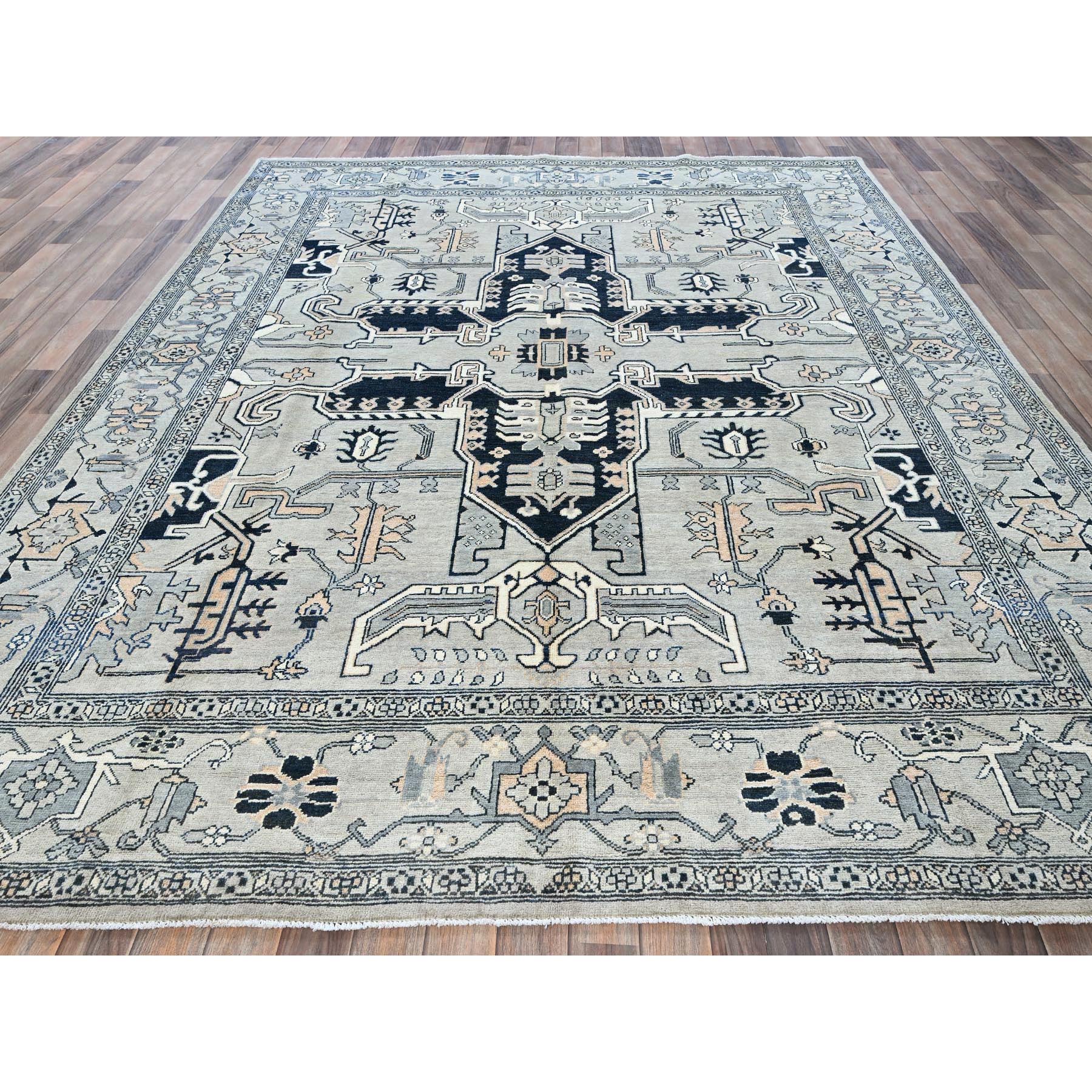 8'x9'9" Cloud Gray, Peshawar with Serapi Heriz Medallion Design, Hand Knotted, 100% Wool, Densely Woven, Oriental Rug HR321 - Image 3