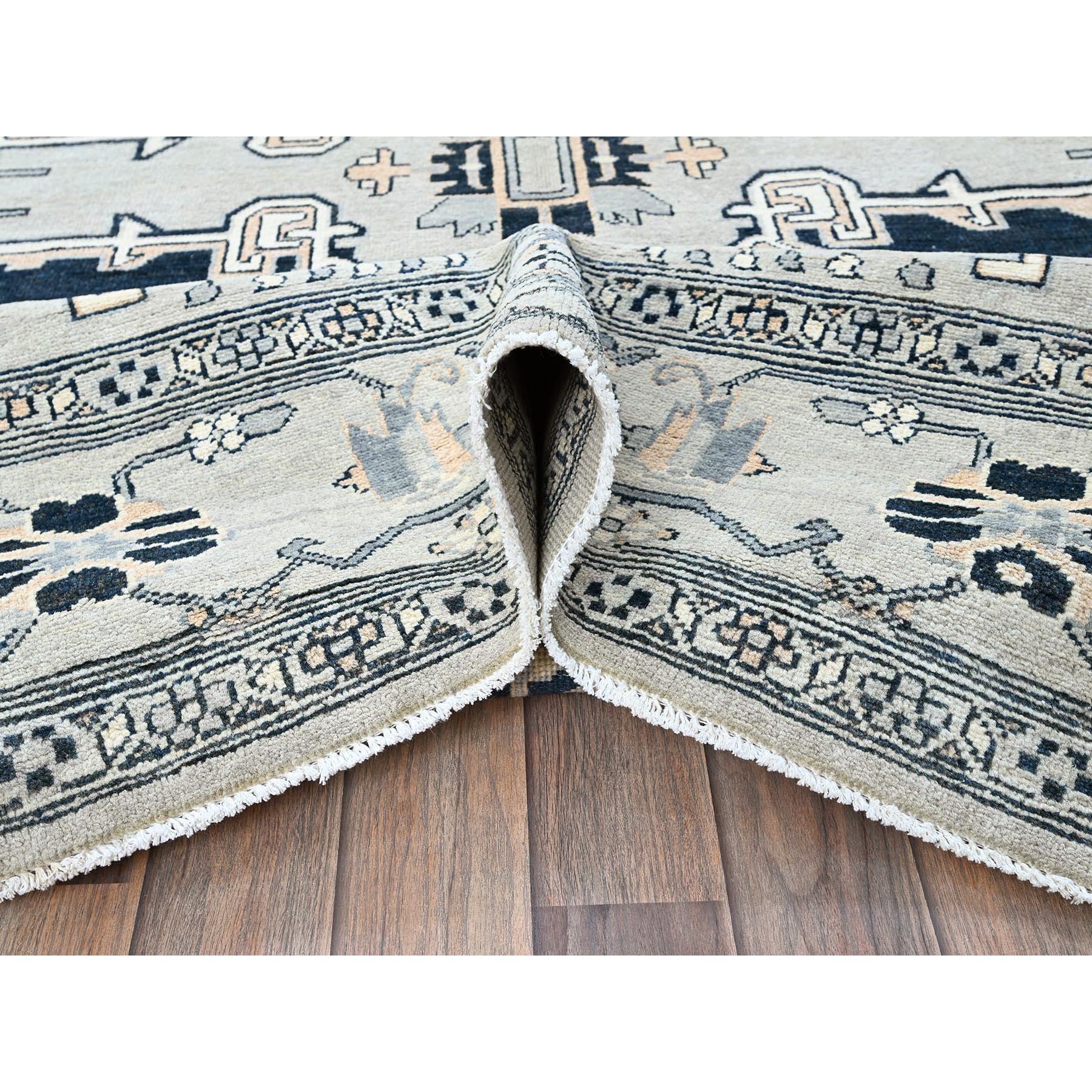 8'x9'9" Cloud Gray, Peshawar with Serapi Heriz Medallion Design, Hand Knotted, 100% Wool, Densely Woven, Oriental Rug HR321 - Image 6