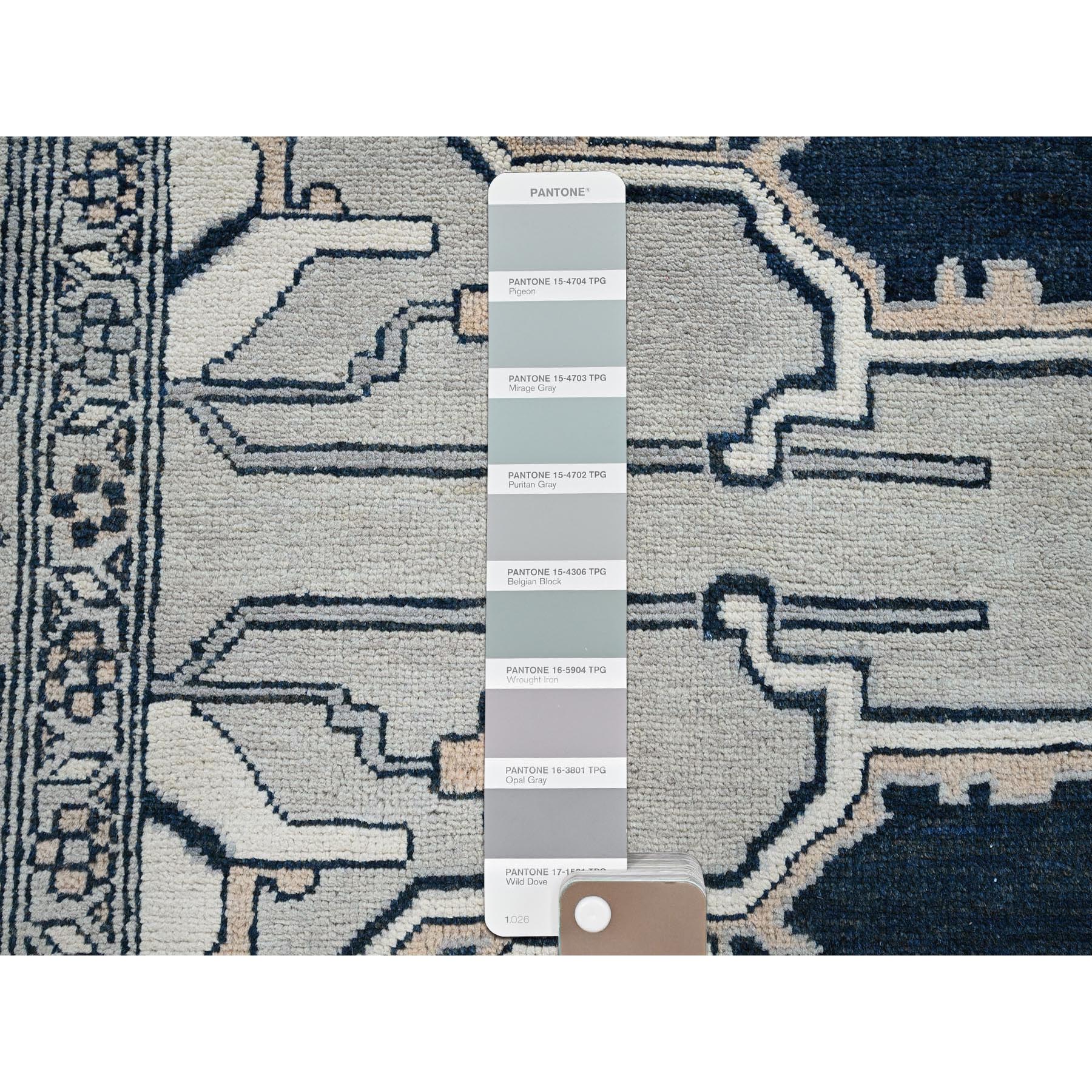 8'x9'9" Cloud Gray, Peshawar with Serapi Heriz Medallion Design, Hand Knotted, 100% Wool, Densely Woven, Oriental Rug HR321 - Image 8