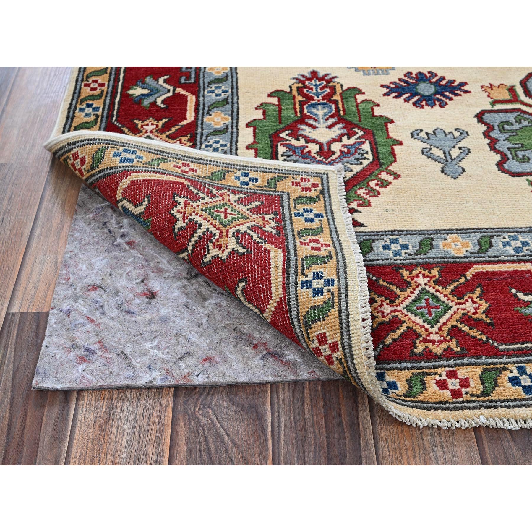 5'x6'6" Chiffon White, Kazak with Geometric Medallions Design, Vegetable Dyes, Hand Knotted, Denser Weave, 100% Wool, Oriental Rug HR332 - Image 3
