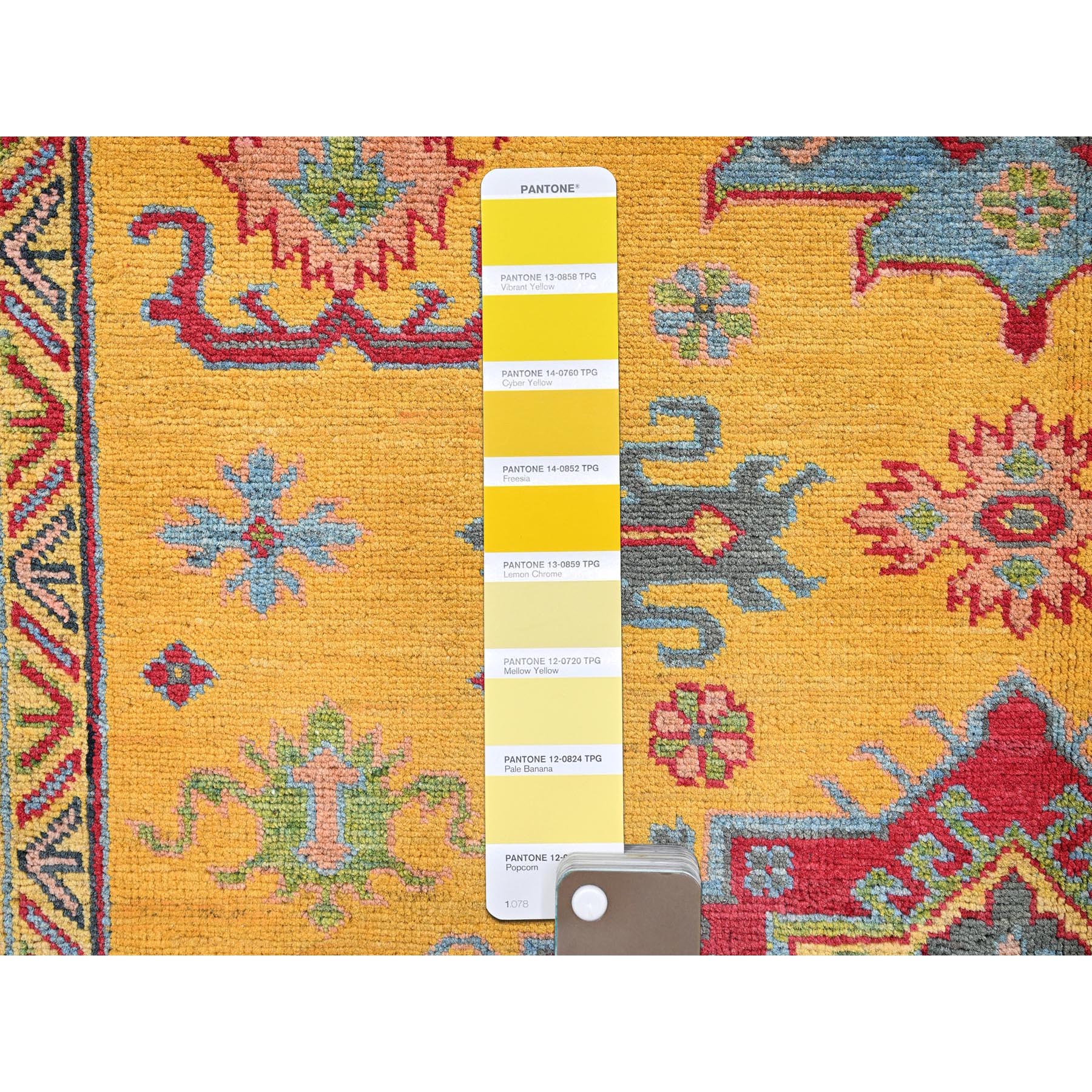 5'2"x6'7" Golden Yellow, Kazak with Geometric Medallions Design, Hand Knotted, Denser Weave, Vegetable Dyes, Soft and Vibrant Wool, Oriental Rug HR336 - Image 4