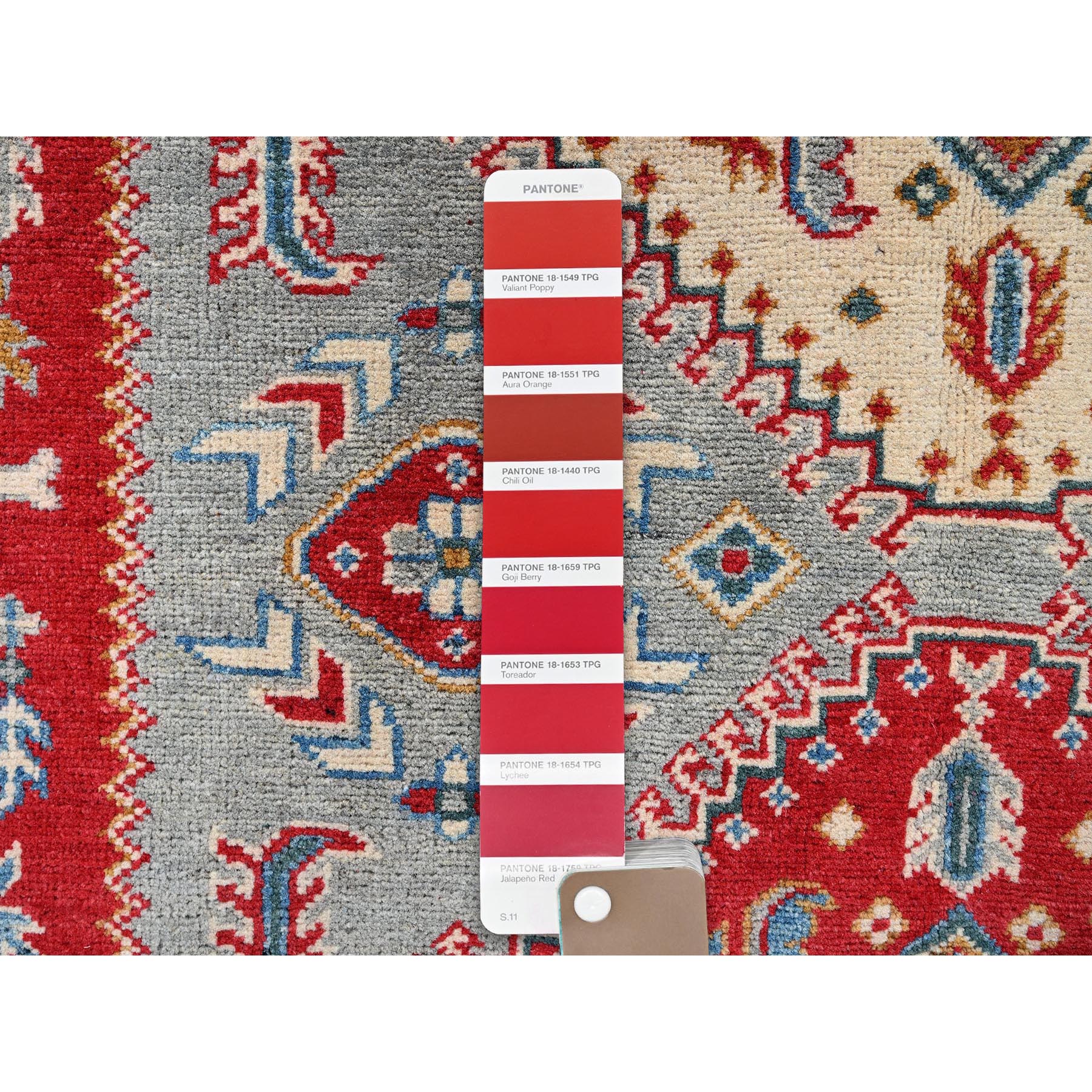 5'1"x7' Misty Gray with Crimson Red, Kazak with Geometric Medallions Design, Pure Wool, Vegetable Dyes, Hand Knotted, Denser Weave, Oriental Rug HR337 - Image 4