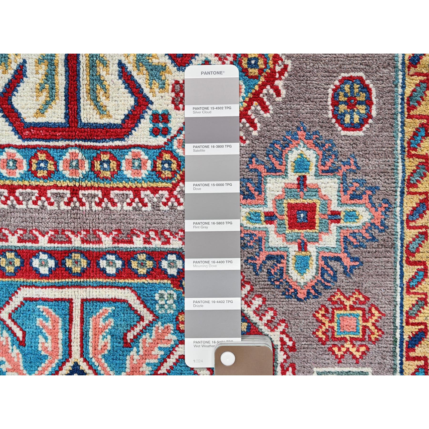4'x5'9" Dove Gray, Hand Knotted, Kazak with Geometric Medallions Design, Vegetable Dyes, Denser Weave, Soft and Shiny Wool, Oriental Rug HR360 - Image 4