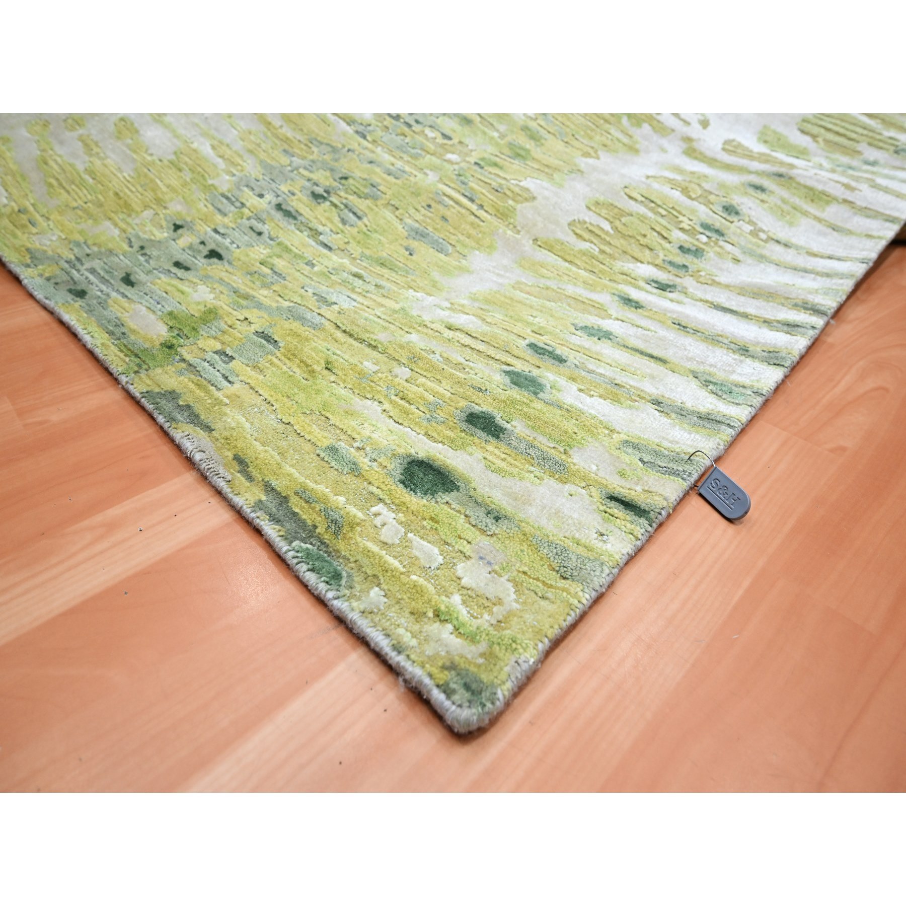 9'x12'2" Shades of Green, Crocodile Safari Design, 100% Silk, Densely Woven, Hand Knotted, Oriental Rug HR75551 - Image 6