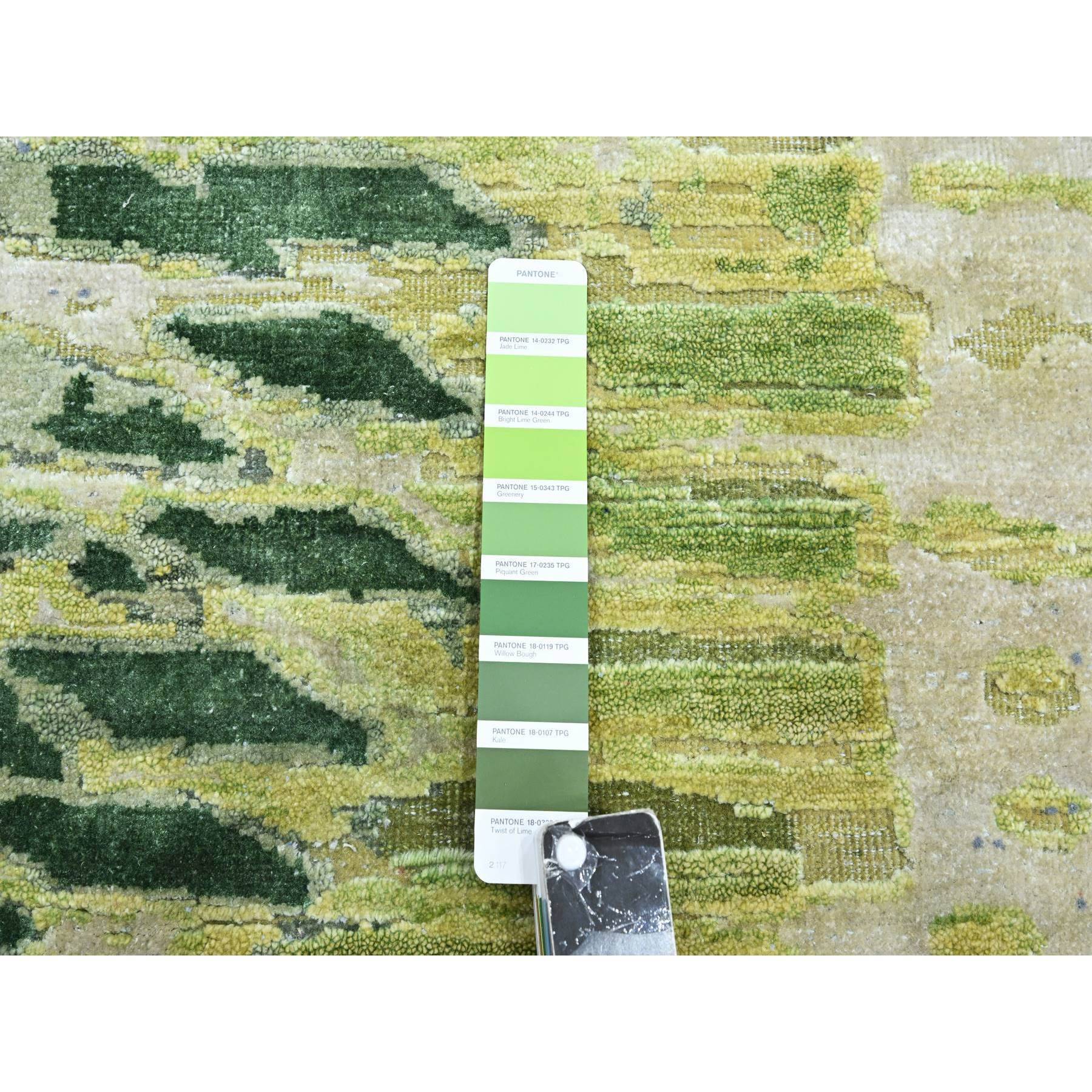 9'x12'2" Shades of Green, Crocodile Safari Design, 100% Silk, Densely Woven, Hand Knotted, Oriental Rug HR75551 - Image 7