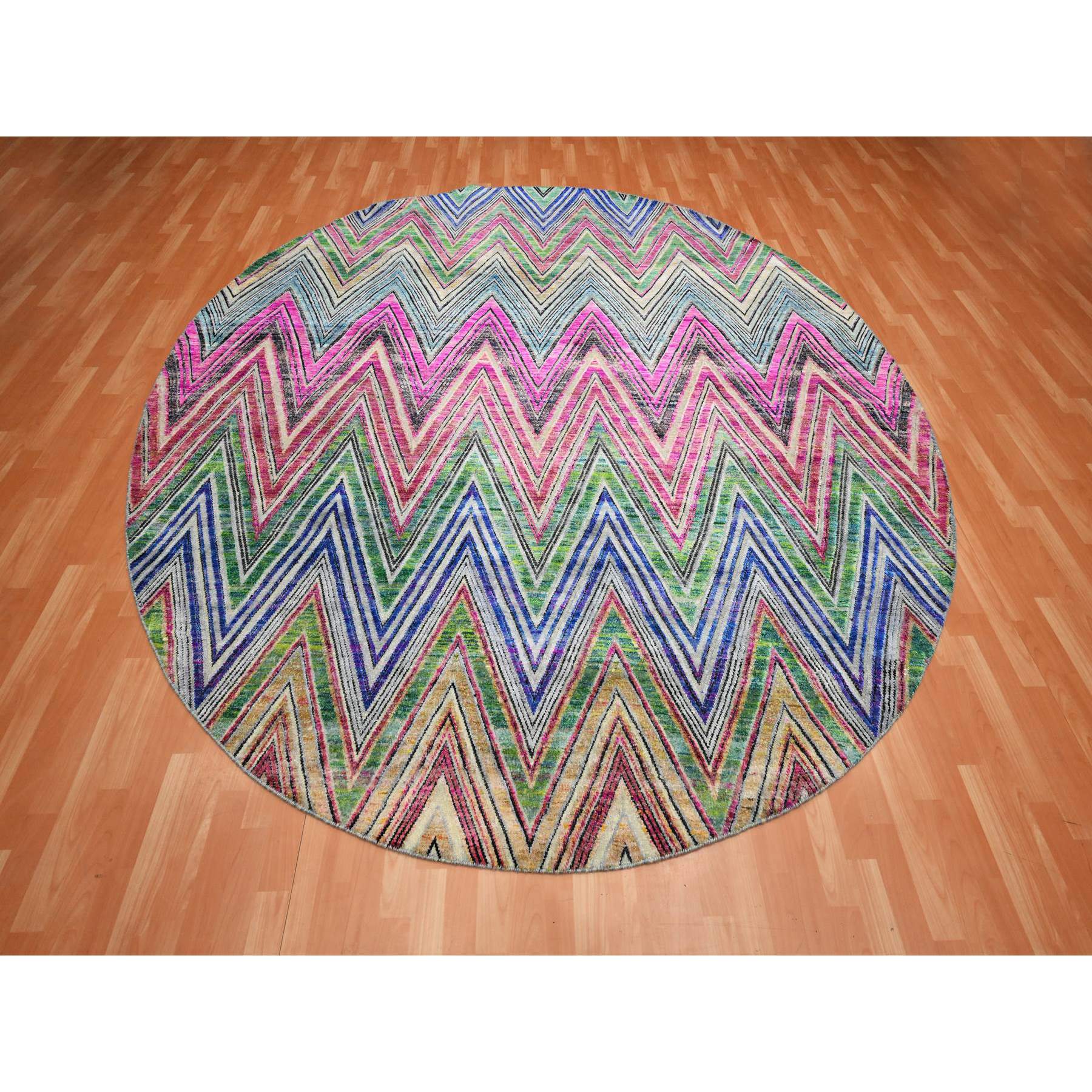 9'10"x9'10" Hot Pink, Colorful Chevron Design, Hand Knotted, Sari Silk with Textured Wool, Round, Oriental Rug HR75568 - Image 2