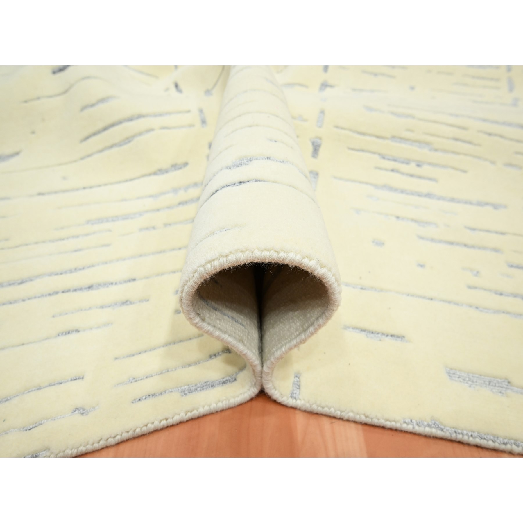 9'x12' Chiffon White, Modern Design with Textured Weave, Tone on Tone, Wool & Silk, Hand Knotted, Oriental Rug HR75641 - Image 5