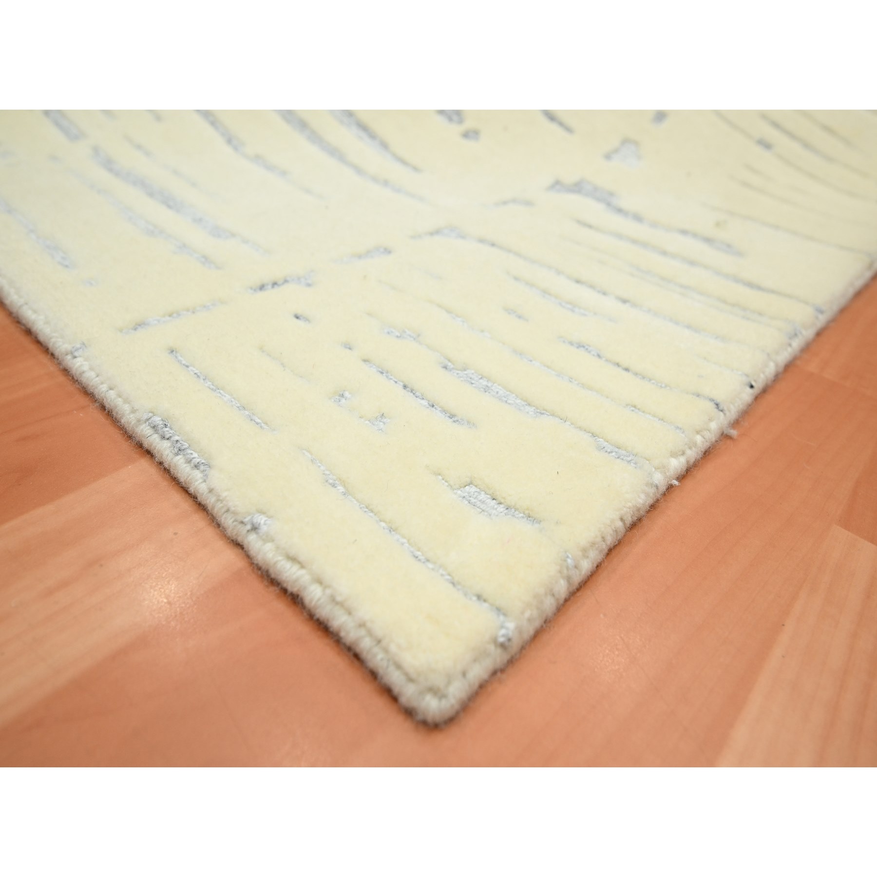 9'x12' Chiffon White, Modern Design with Textured Weave, Tone on Tone, Wool & Silk, Hand Knotted, Oriental Rug HR75641 - Image 6