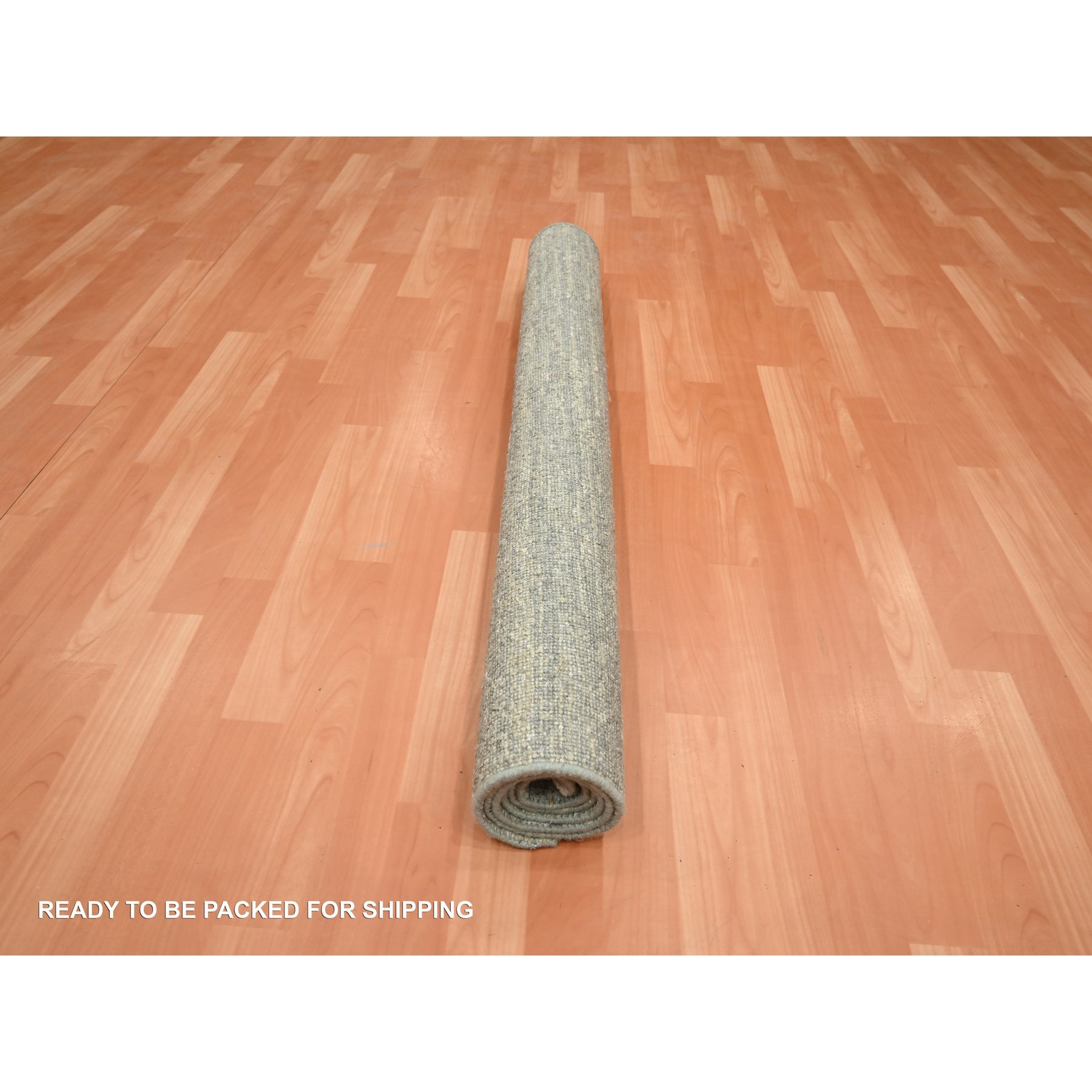 4'x6'1" Laurel Green, Hand Knotted, Plain Solid Design, Soft to the Touch, Pure Silk, Oriental Rug HR75655 - Image 5