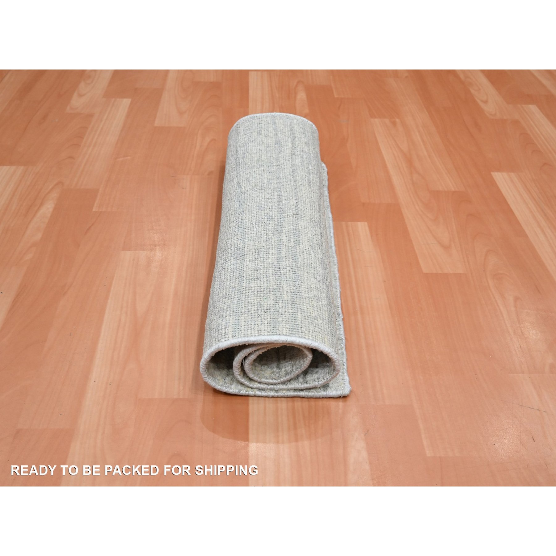 2'x3' Pearl White, Modern, Wavy Design, Hand Knotted, Pure Silk, Lush and Plush, Sample, Mat, Oriental Rug HR75708 - Image 5