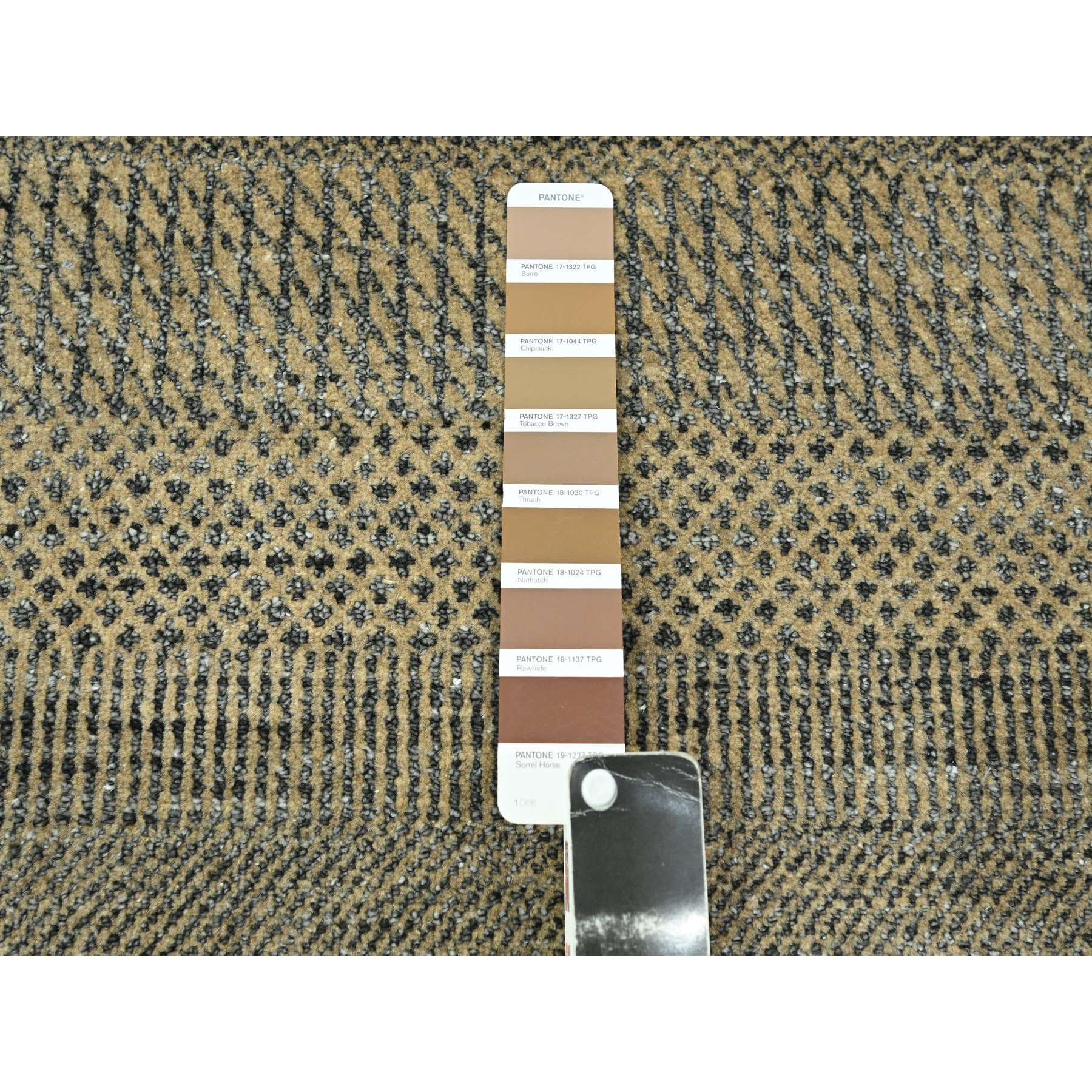 2'7"x20'4" Khaki Brown, Modern Grass Design, Hand Knotted, Borderless, Denser Weave, Tone on Tone, Wool and Silk, Lush and Plush, XL Runner, Oriental Rug HR76349 - Image 4