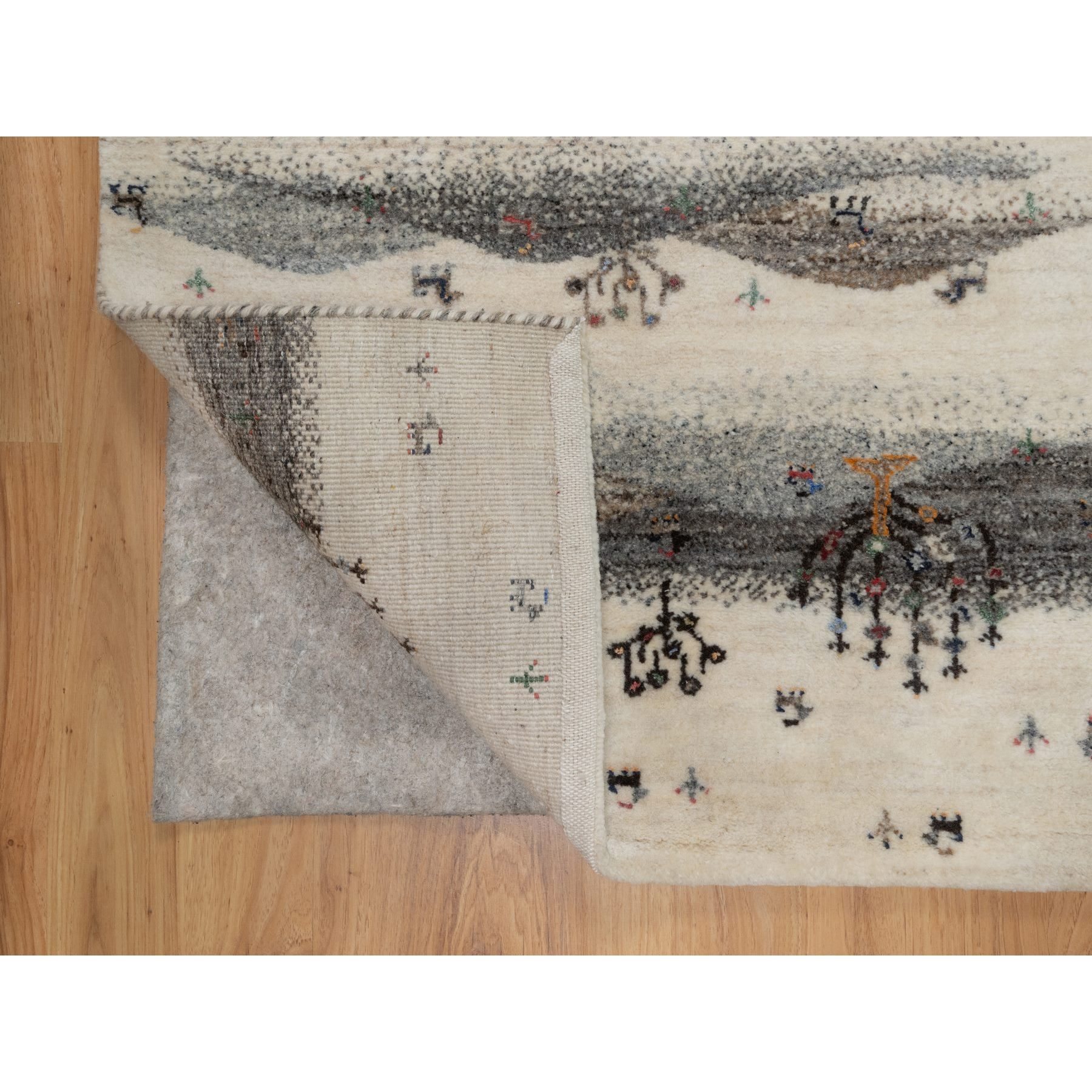 2'6"x9'10" Chiffon White, Modern, Lori Buft Gabbeh with Small Animal Figurines, Hills Design, Thick and Plush, 100% Wool, Hand Knotted, Runner, Oriental Rug HR91317 - Image 3