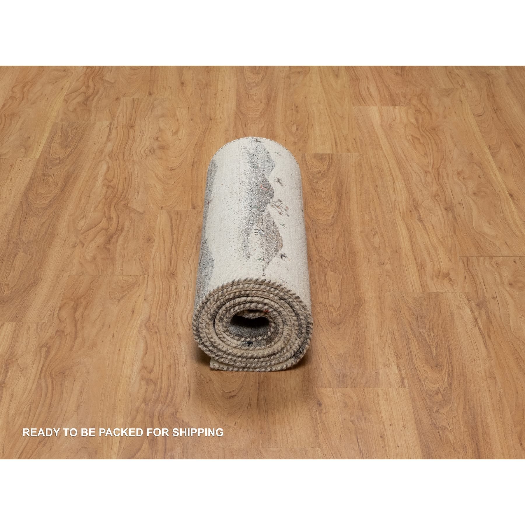 2'6"x9'10" Chiffon White, Modern, Lori Buft Gabbeh with Small Animal Figurines, Hills Design, Thick and Plush, 100% Wool, Hand Knotted, Runner, Oriental Rug HR91317 - Image 6