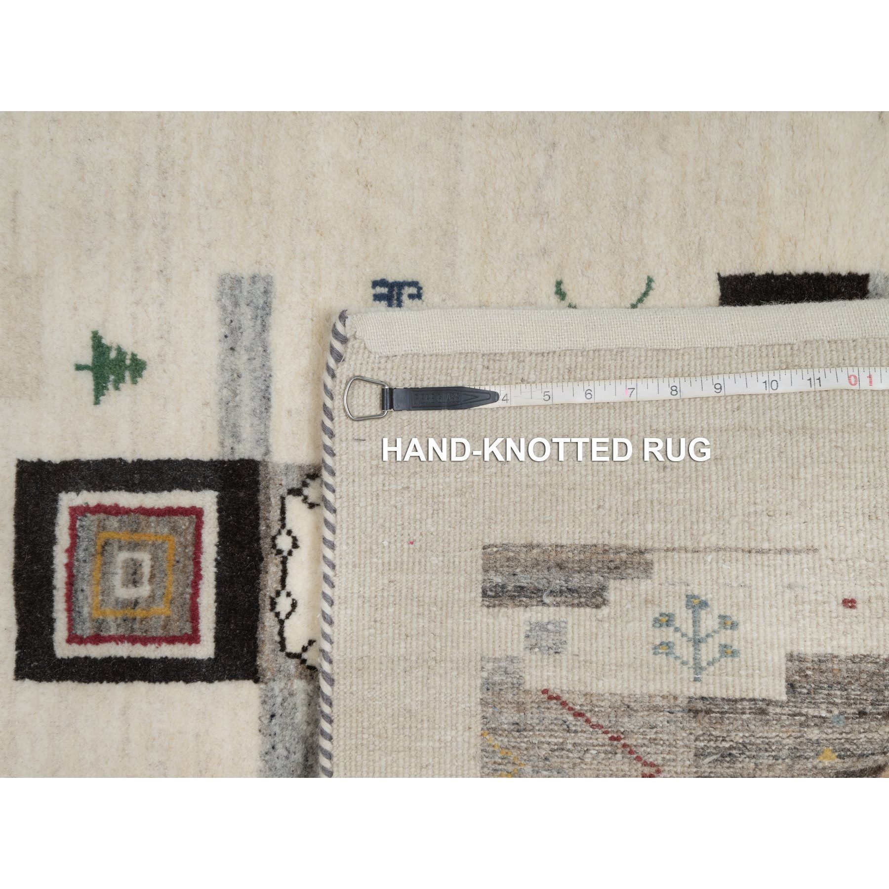 2'5"x4'9" Alabaster White, Lori Buft Gabbeh with Small Animal Figurines, Thick and Plush, Modern, Pure Wool, Hand Knotted, Short Runner, Oriental Rug HR91318 - Image 8