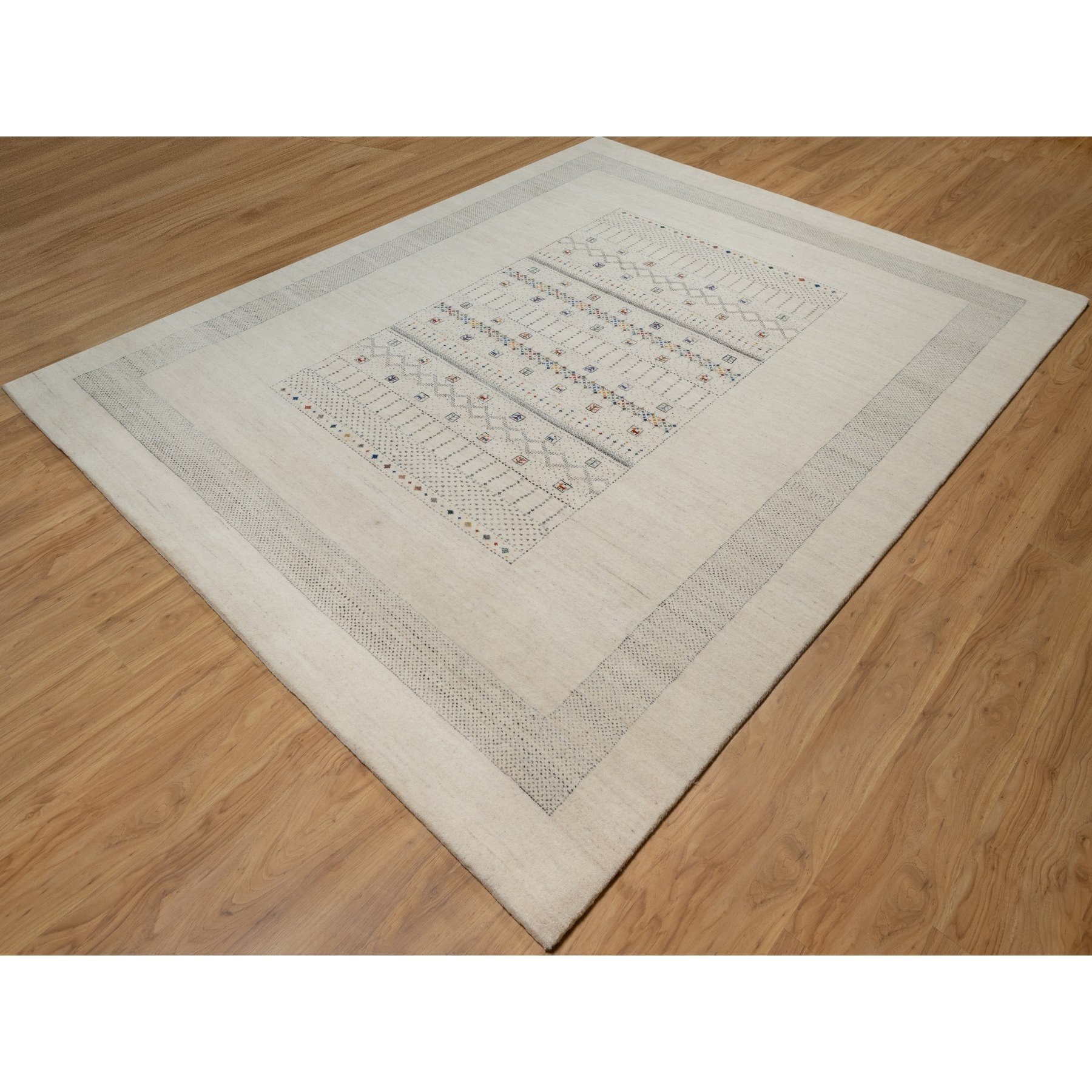 8'1"x10' Whisper White, Modern, Lori Buft Gabbeh with Small Animal Figurines, Soft Wool, Hand Knotted, Thick and Plush, Oriental Rug HR91342 - Image 3