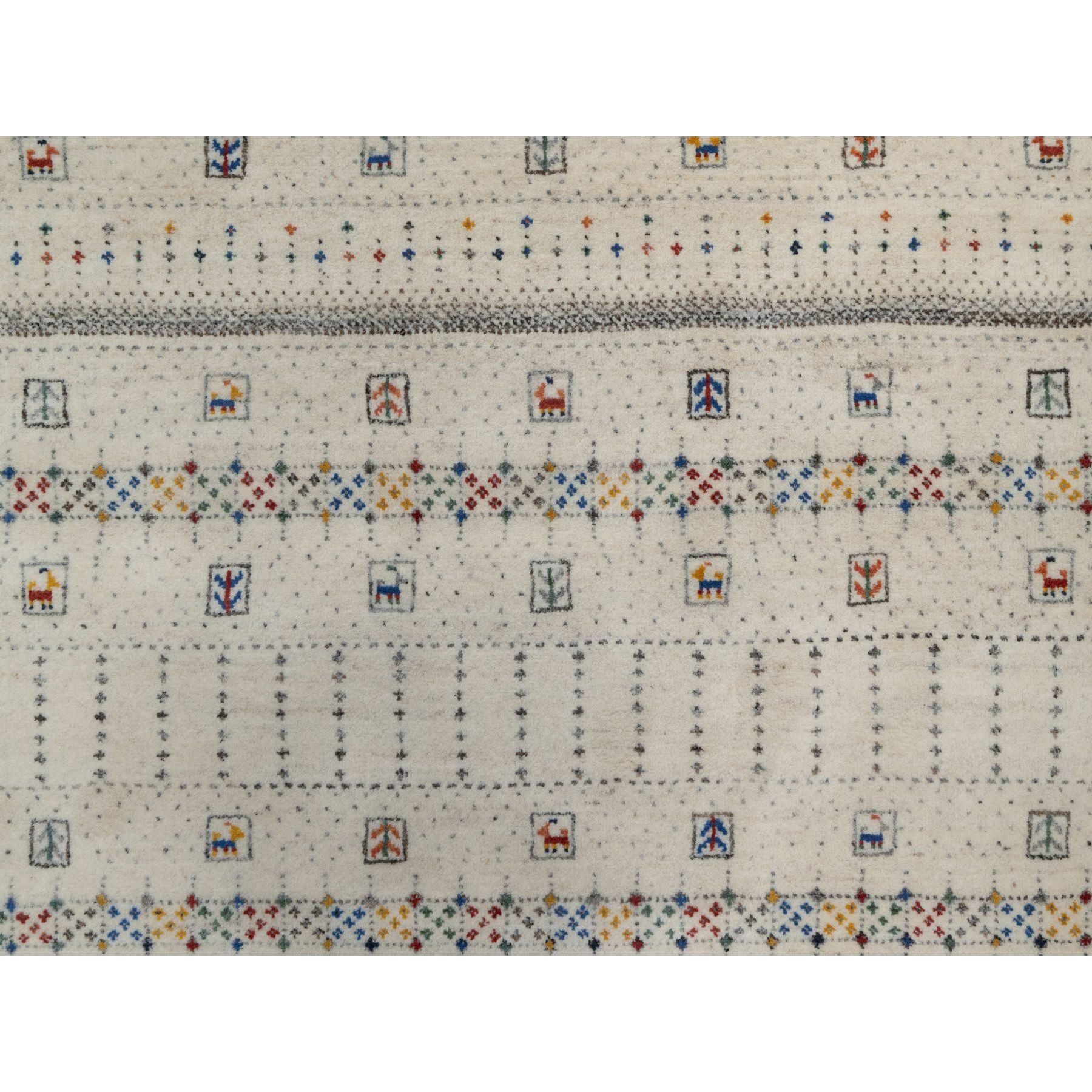 8'1"x10' Whisper White, Modern, Lori Buft Gabbeh with Small Animal Figurines, Soft Wool, Hand Knotted, Thick and Plush, Oriental Rug HR91342 - Image 8