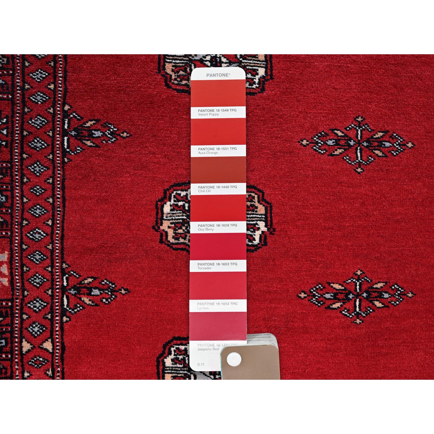 4'2"x6' Scarlet Red, Princess Bokara with Geometric Medallions, Vegetable Dyes, Soft and Vibrant Wool, Hand Knotted, Oriental Rug HR1309 - Image 4
