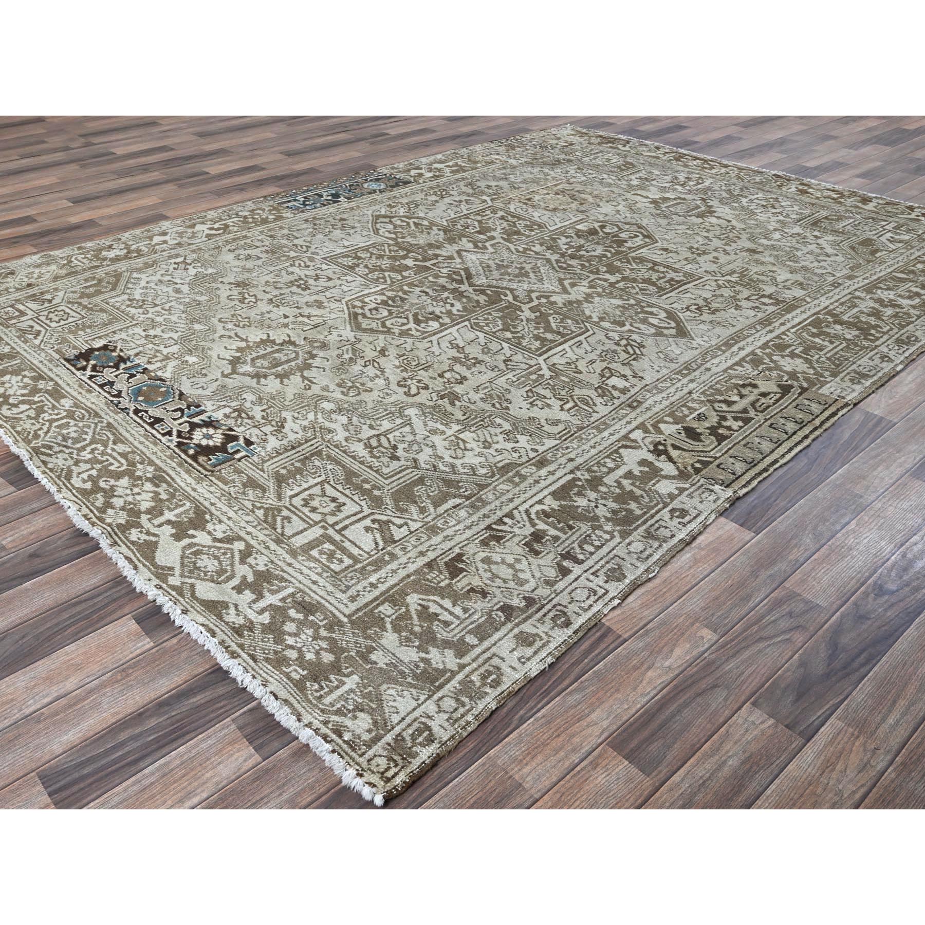 7'6"x10'4" Pastel Gray, Vintage Persian Heriz with Geometric Medallion Design, Stone Washed, Unique Patches, Abrash, 100% Wool, Hand Knotted, Even Wear, Cropped Thin, Sides and Ends Professionally Secured, Oriental Rug HR1337 - Image 4