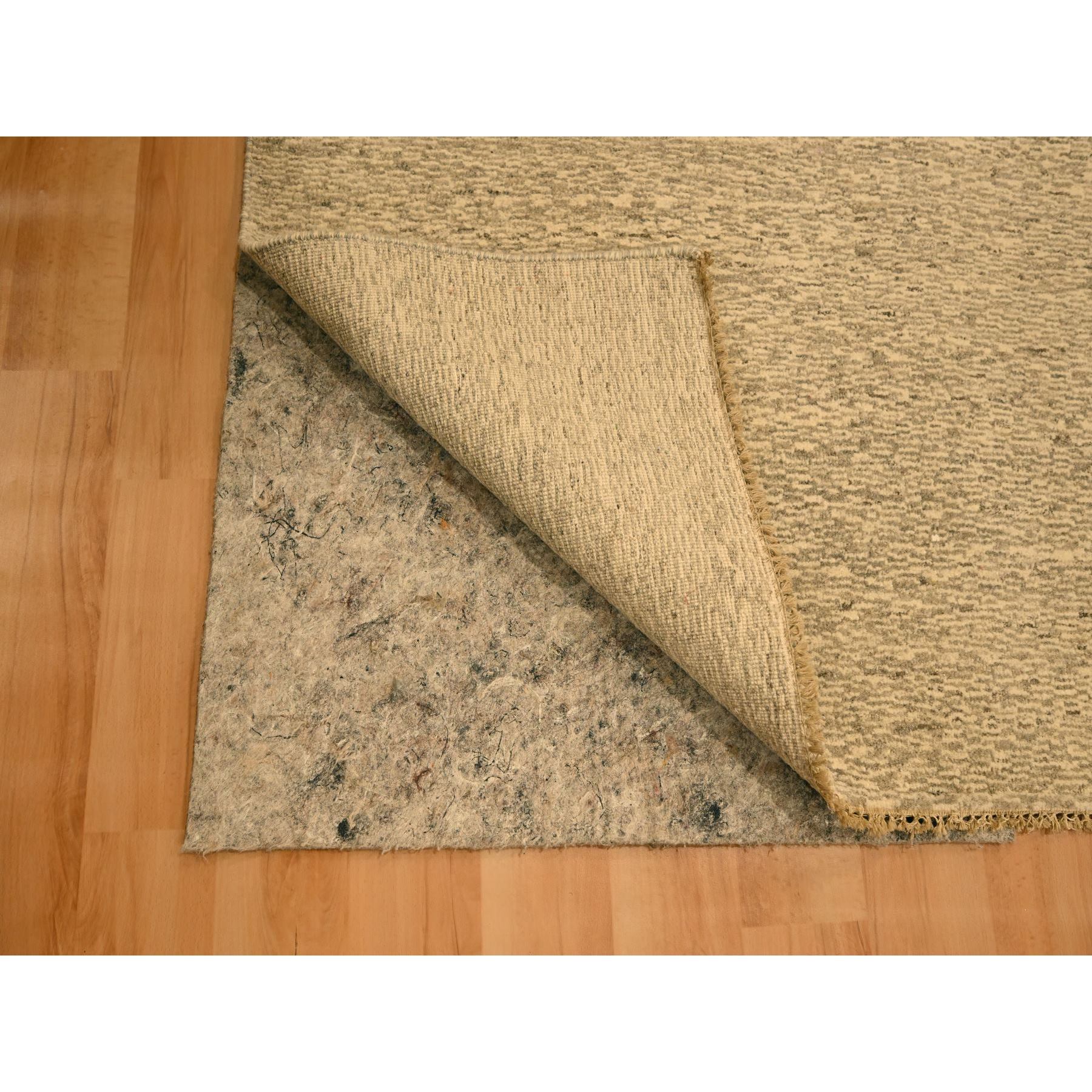 7'9"x9'7" Beige, Tone on Tone, Undyed Natural Wool, Grass Design, Hand Knotted, Oriental Rug HR76183 - Image 4