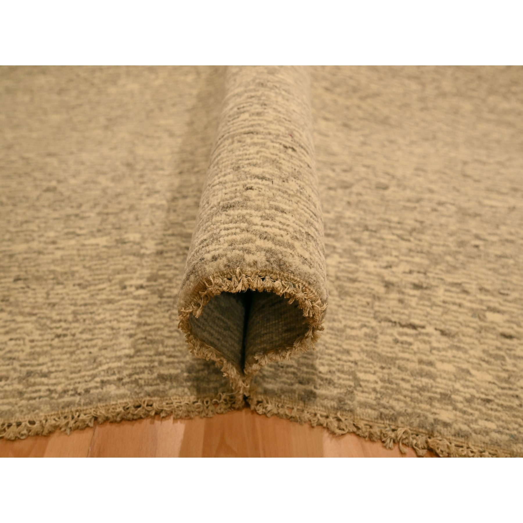 7'9"x9'7" Beige, Tone on Tone, Undyed Natural Wool, Grass Design, Hand Knotted, Oriental Rug HR76183 - Image 5