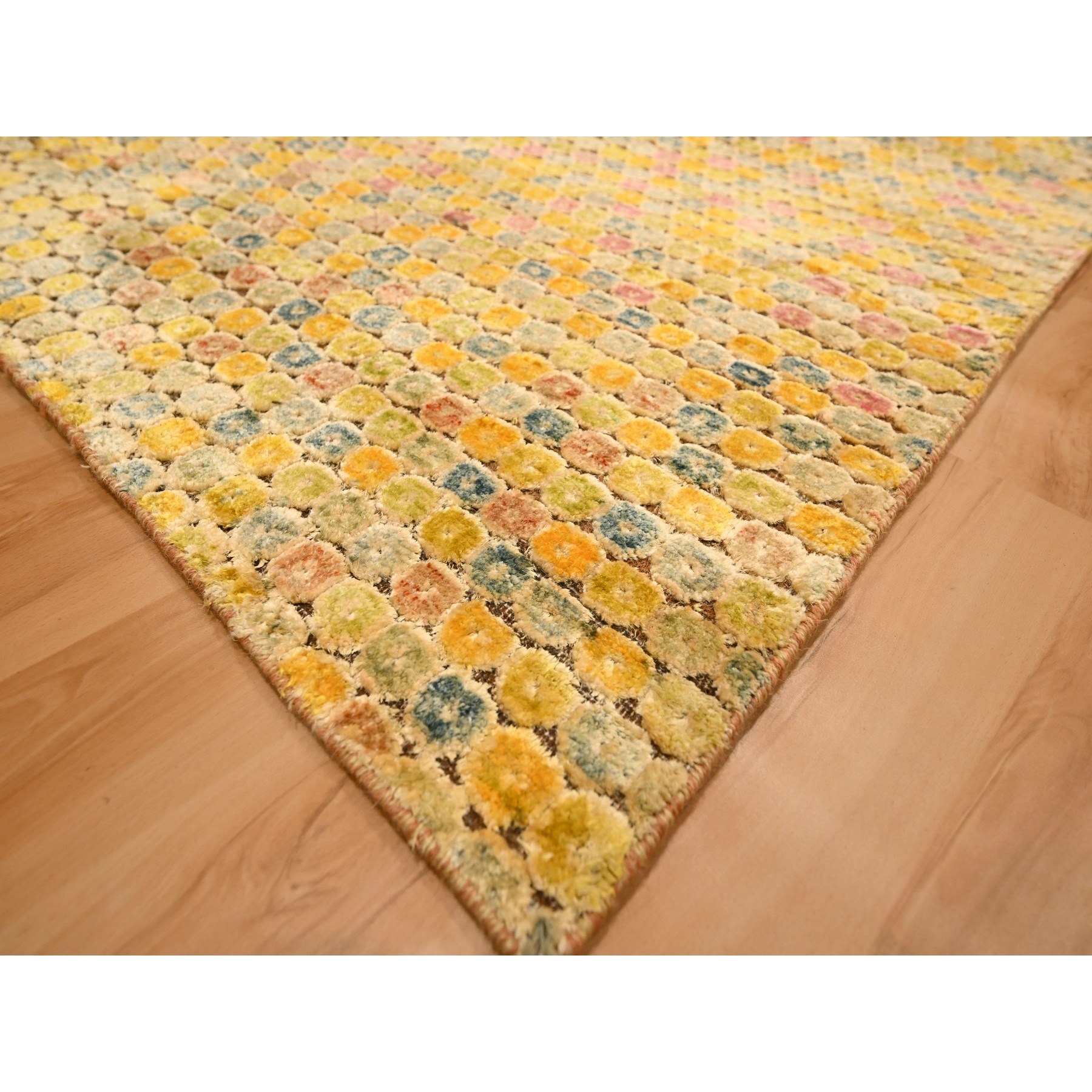 8'10"x12'2" Amber Gold, THE BUTTONS, Sari Silk, Hand Knotted, Soft to the Touch, Oriental Rug HR76201 - Image 6