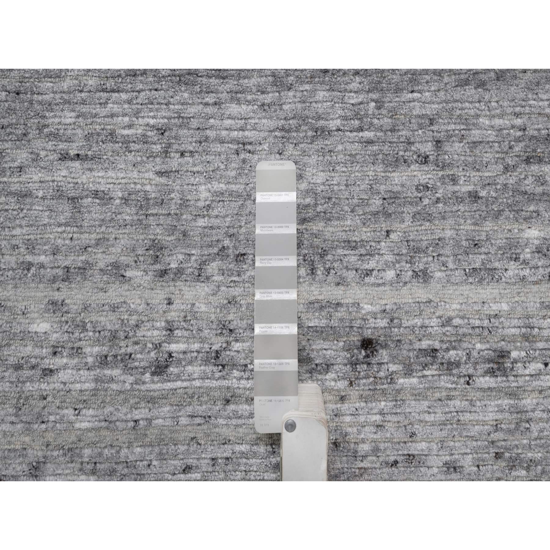 8'x9'10" Feather Gray, Modern Design with Nepali Weave, Hand Knotted, Undyed Natural Wool, Thick and Plush, Oriental Rug HR91418 - Image 7