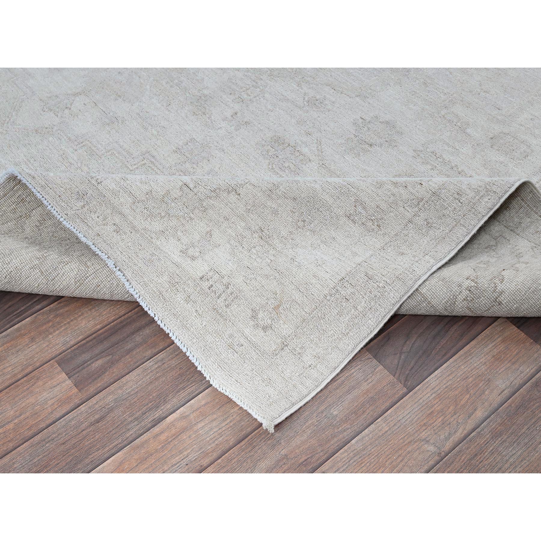 8'x9'9" Bone White, Washed Out Peshawar with Heriz Design, Hand Knotted, Pure Wool, Densely Woven, Oriental Rug HR917 - Image 7