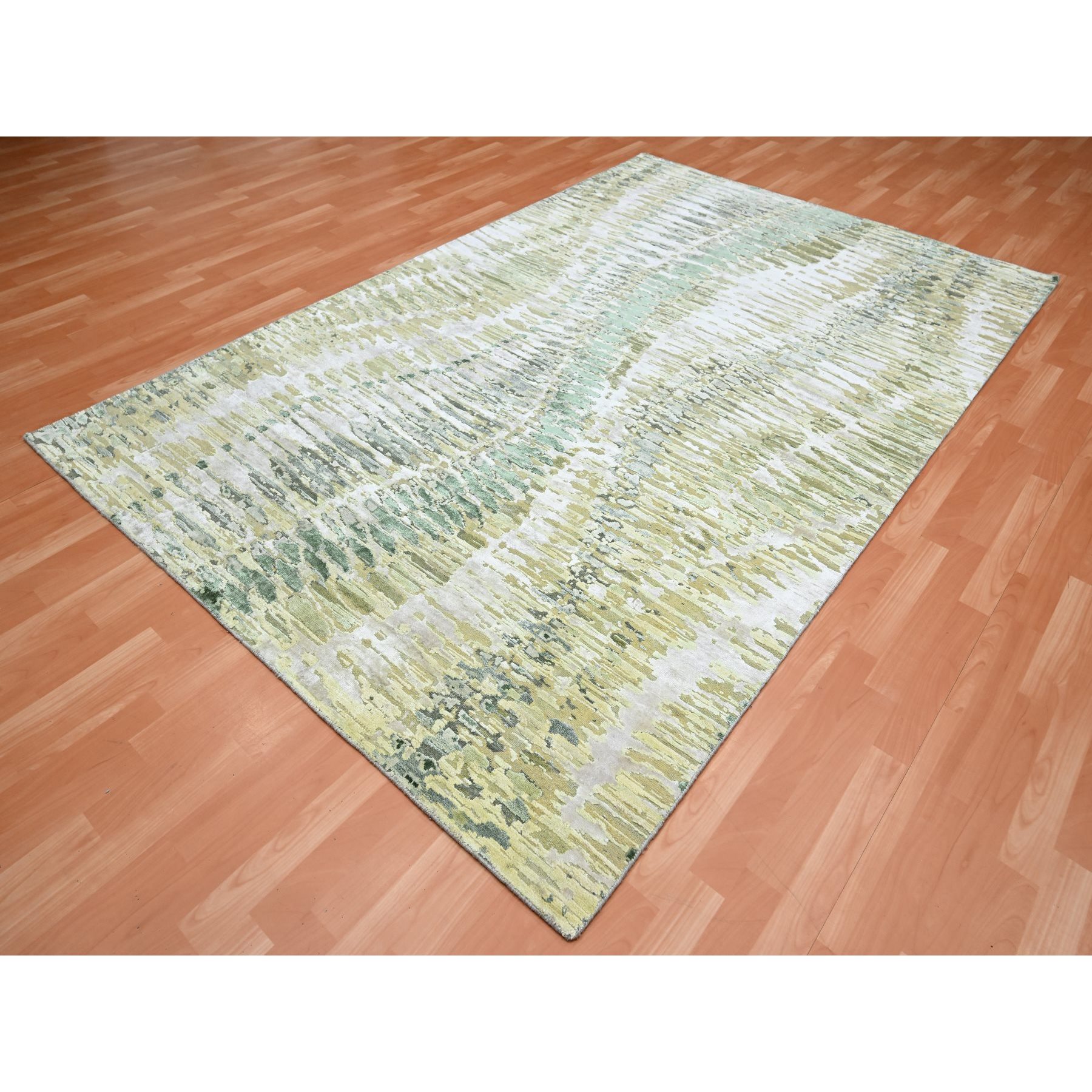 6'1"x9'3" Shades of Green, Crocodile Safari Design, 100% Silk, Hand Knotted, Soft Pile, Oriental Rug HR75476 - Image 3