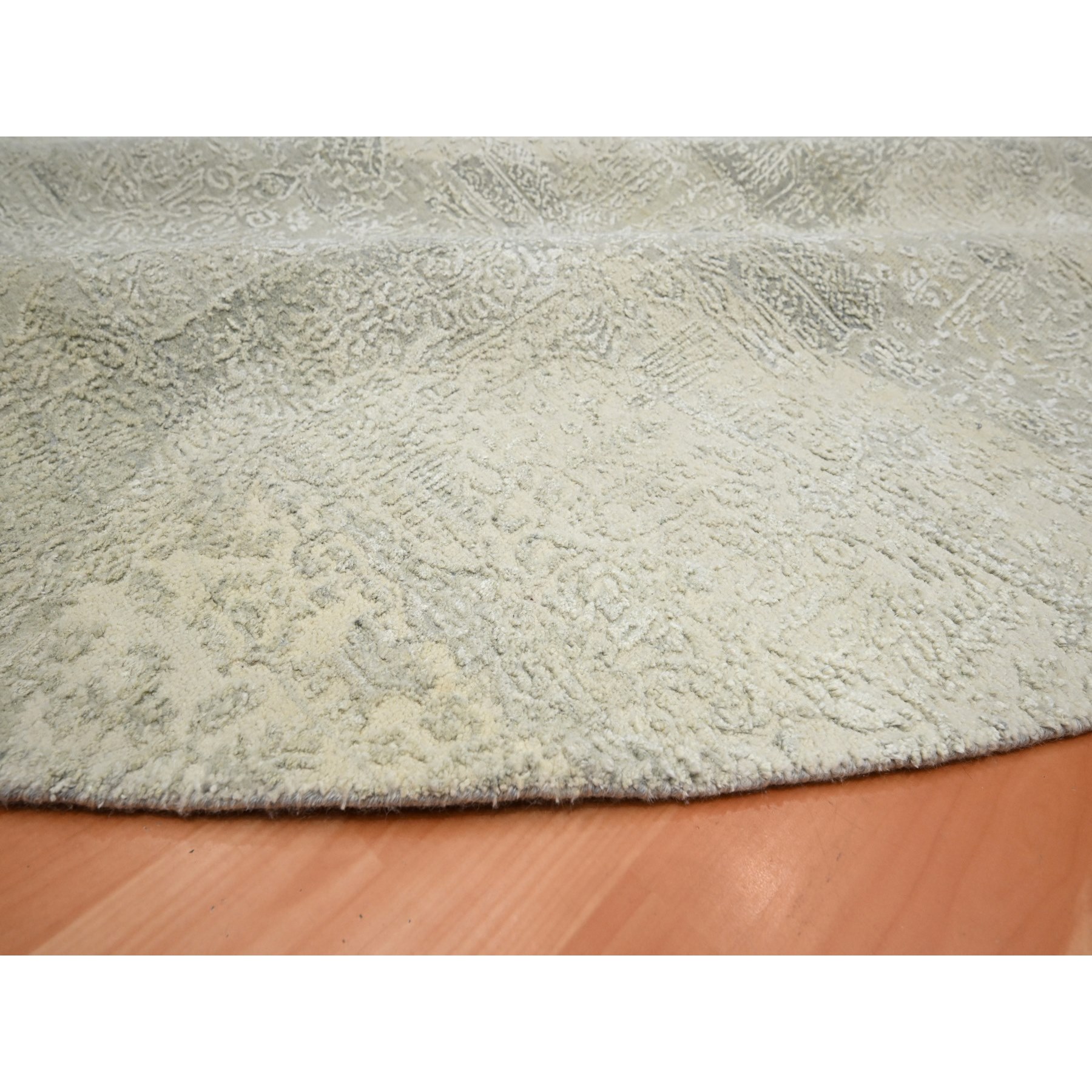 10'x10' Oyster White, Jewelry Design, Wool and Silk, Hand Knotted, Round, Oriental Rug HR75681 - Image 6