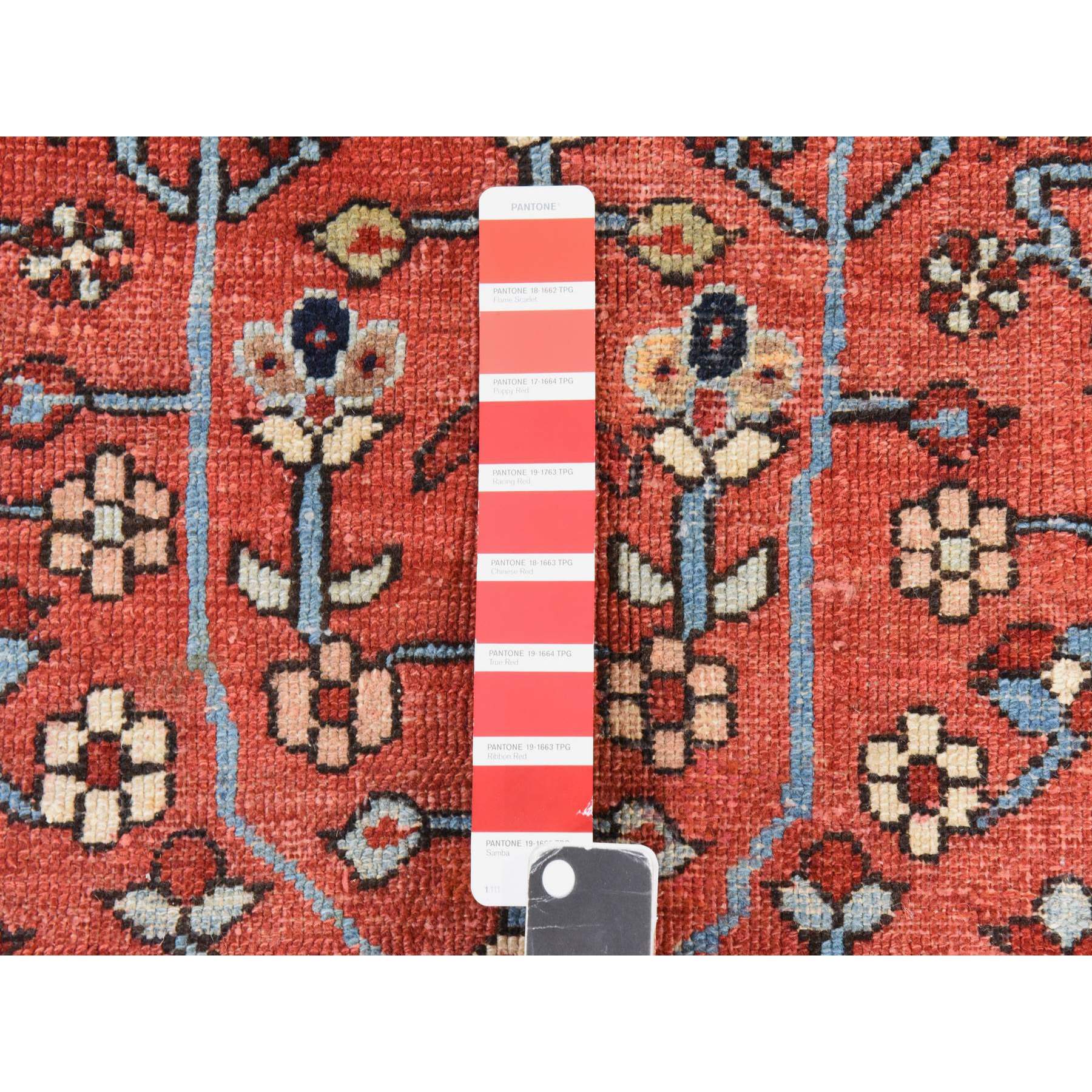 8'10"x12'2" Samba Red, Antique Persian Heriz, Clean, Even Wear, Large Medallion Design, 100% Wool, Hand Knotted, Oriental Rug HR78468 - Image 5