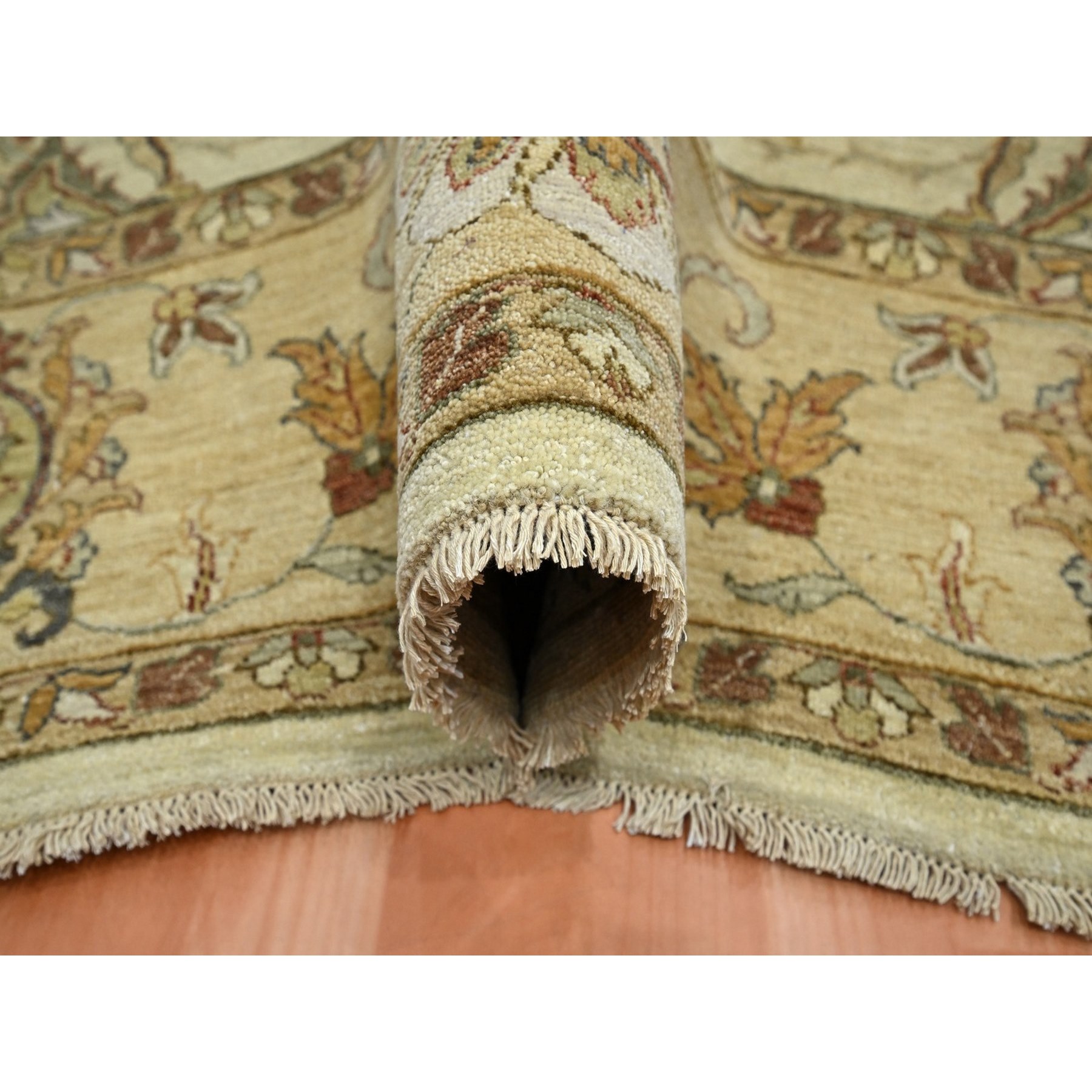 7'3"x9'3" Linen White, Hand Knotted, Agra with Ziegler Design, All Over Leaf Pattern, 100% Wool, Zero Pile, Oriental Rug HR76368 - Image 5
