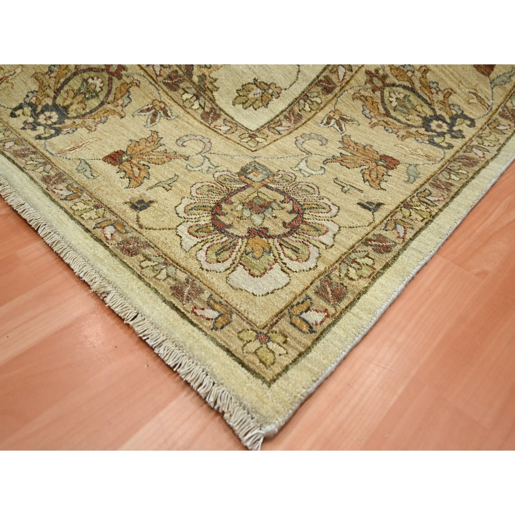 7'3"x9'3" Linen White, Hand Knotted, Agra with Ziegler Design, All Over Leaf Pattern, 100% Wool, Zero Pile, Oriental Rug HR76368 - Image 6