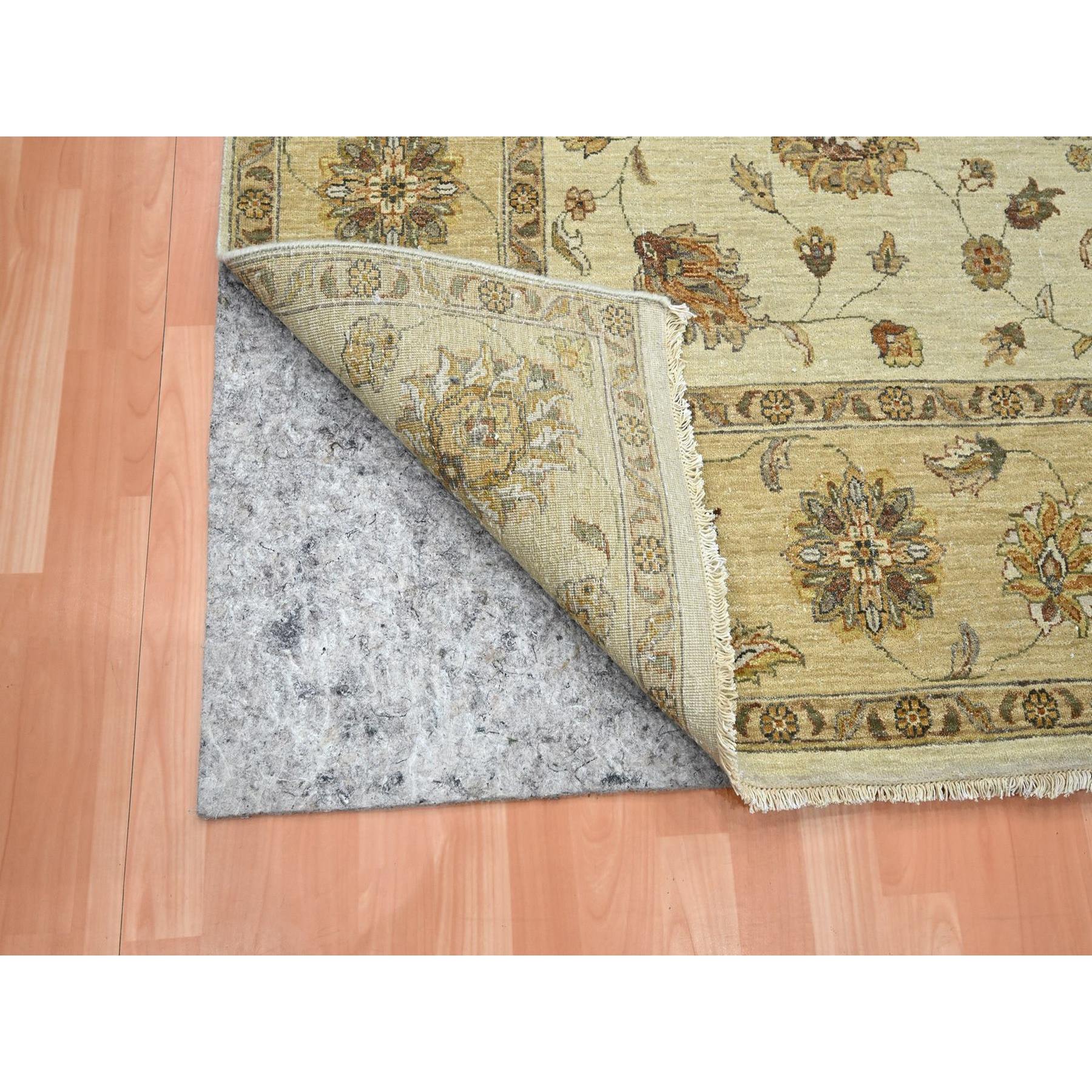 7'3"x9'3" Linen White, Hand Knotted, Agra with Ziegler Design, All Over Leaf Pattern, Zero Pile, Pure Wool, Oriental Rug HR76371 - Image 4