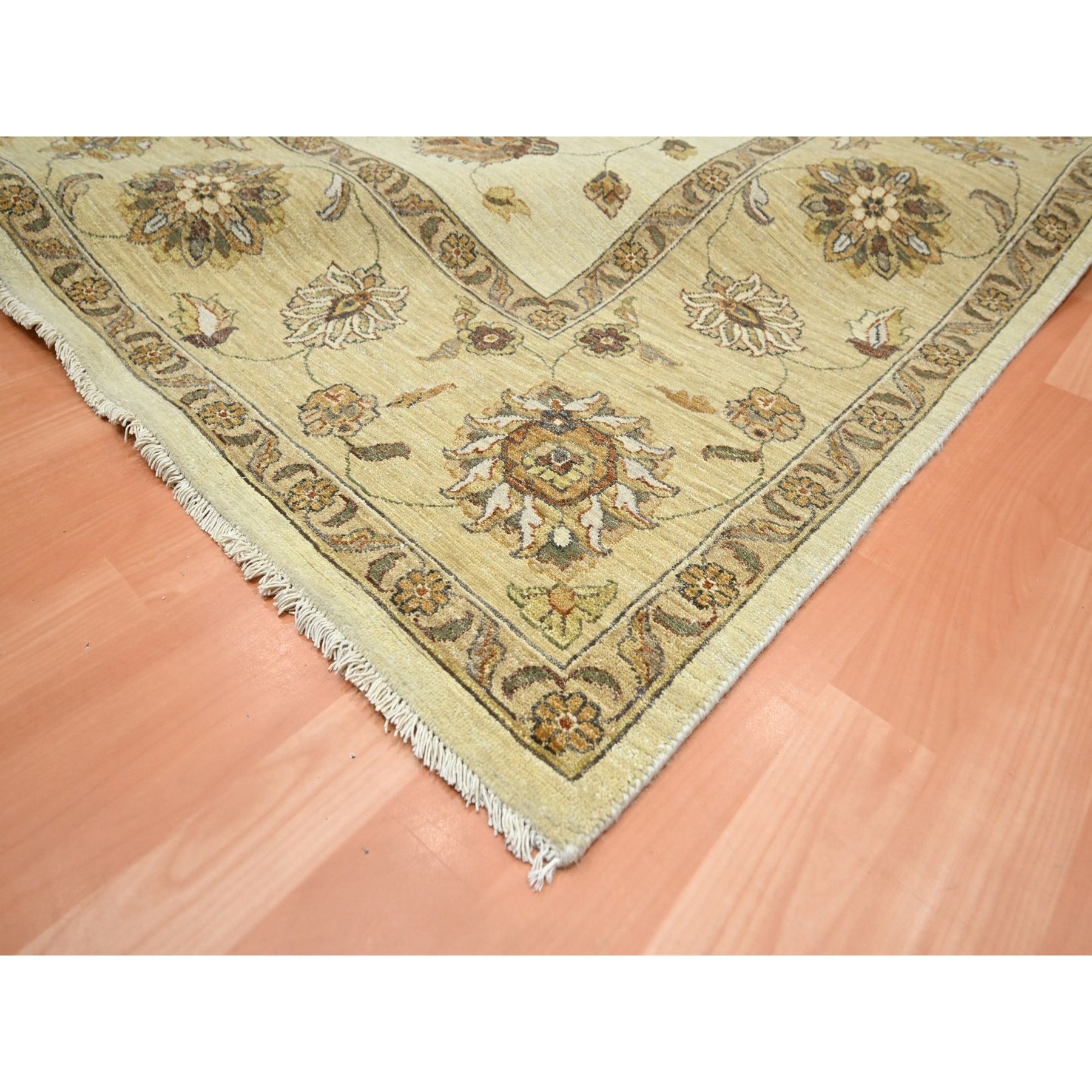 8'3"x11'6" Linen White, Hand Knotted, Agra with Ziegler Design, All Over Leaf Pattern, 100% Wool, Zero Pile, Oriental Rug HR76378 - Image 6