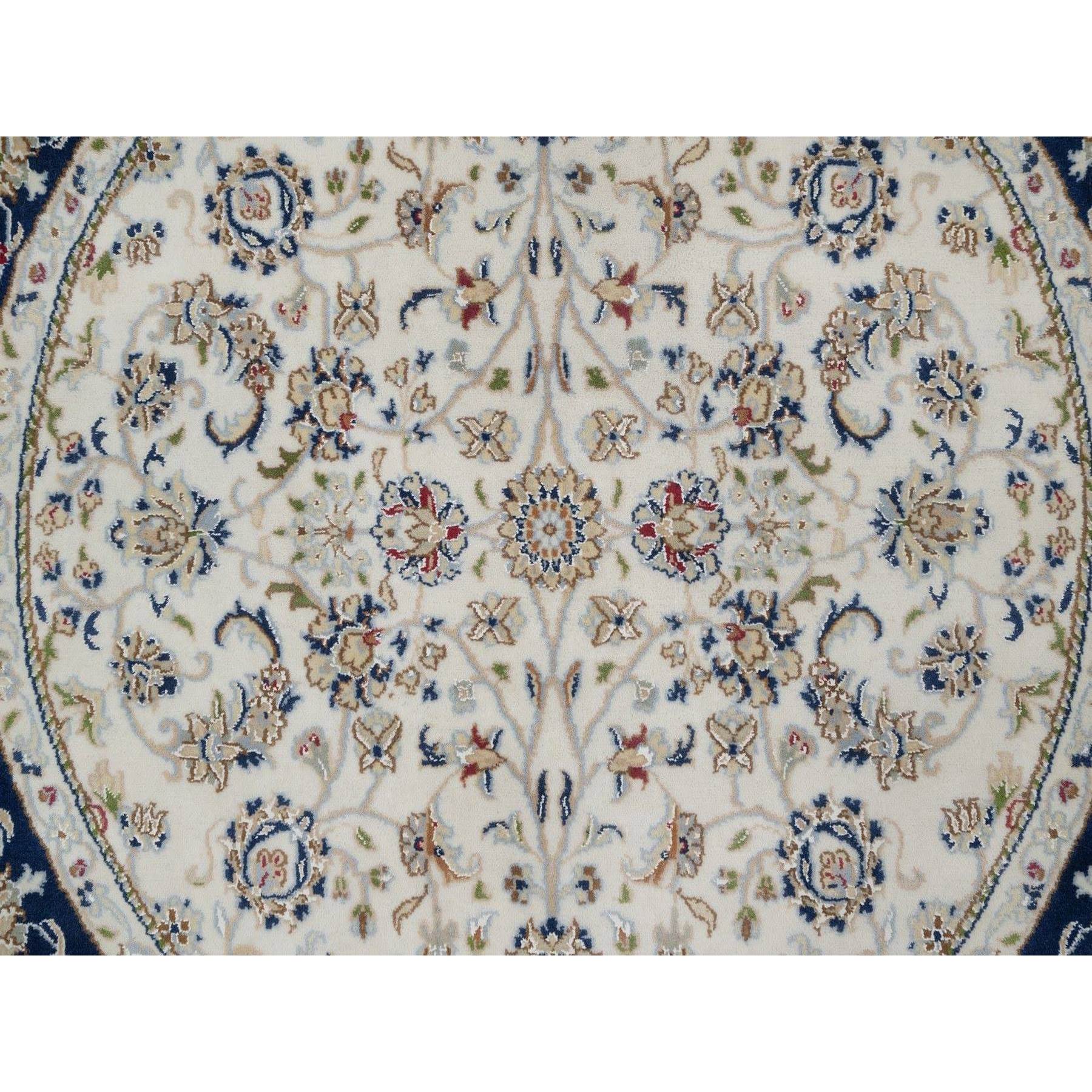 5'x5' Pristine White, Wool and Silk, Nain with All Over Floral Pattern, Soft Pile, 250 KPSI, Hand Knotted, Round, Oriental Rug HR91560 - Image 5