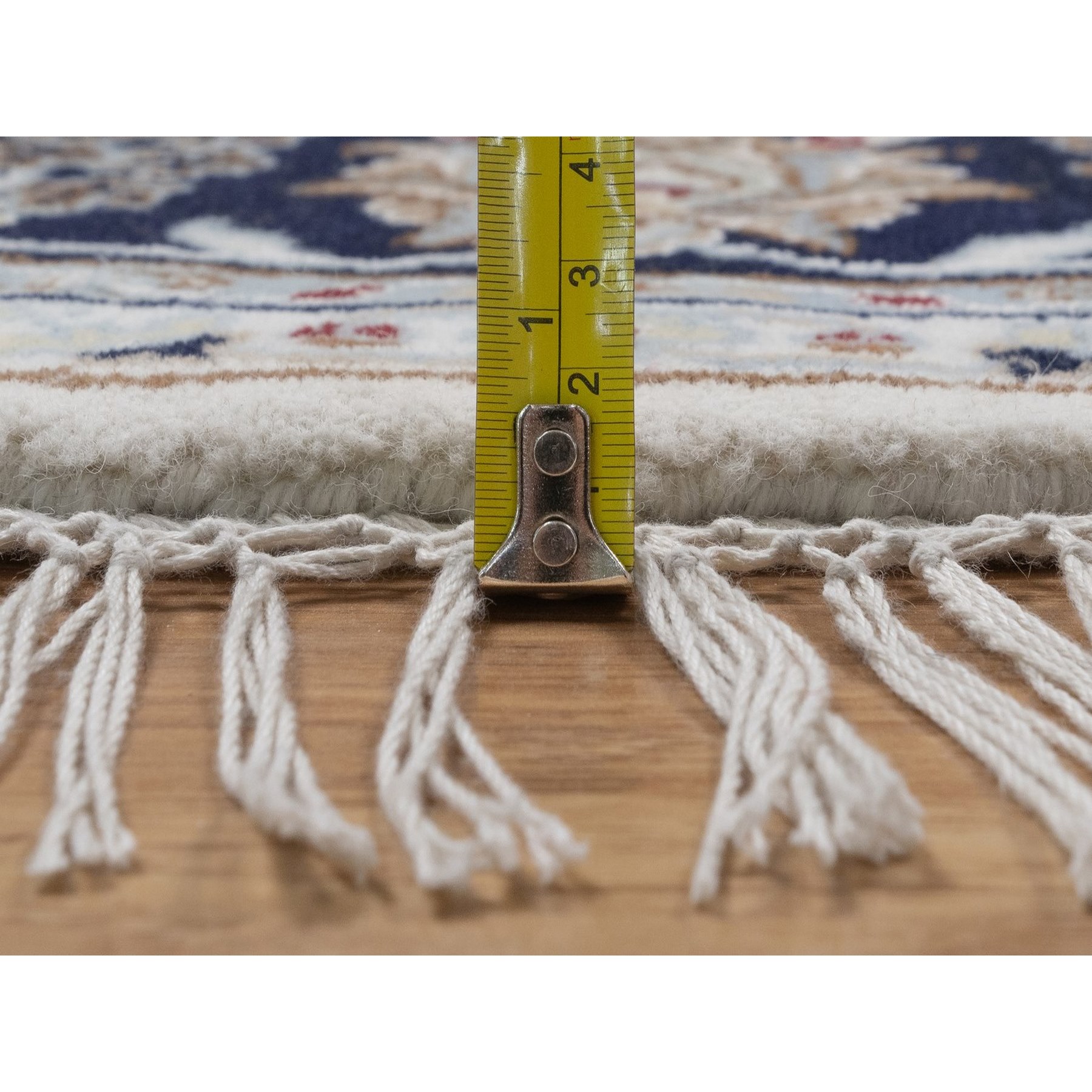 6'2"x6'2" Daisy White, 250 KPSI, Nain with All Over Flower Design, Wool and Silk, Soft Pile, Hand Knotted, Round, Oriental Rug HR91581 - Image 7