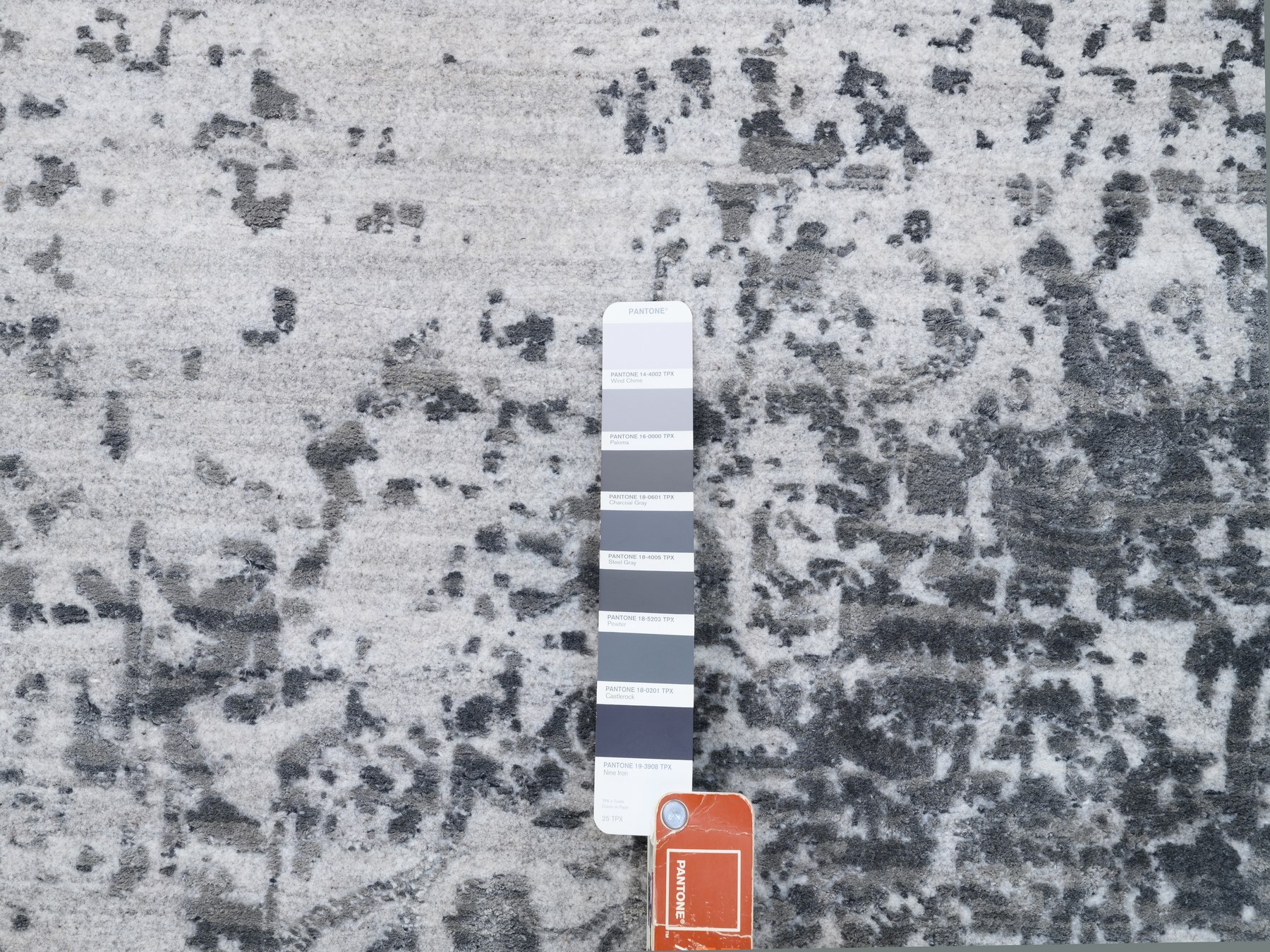 6'1"x9'2" Grey Broken Persian Design Wool And Pure Silk Hand Knotted Oriental Rug HR62094 - Image 8