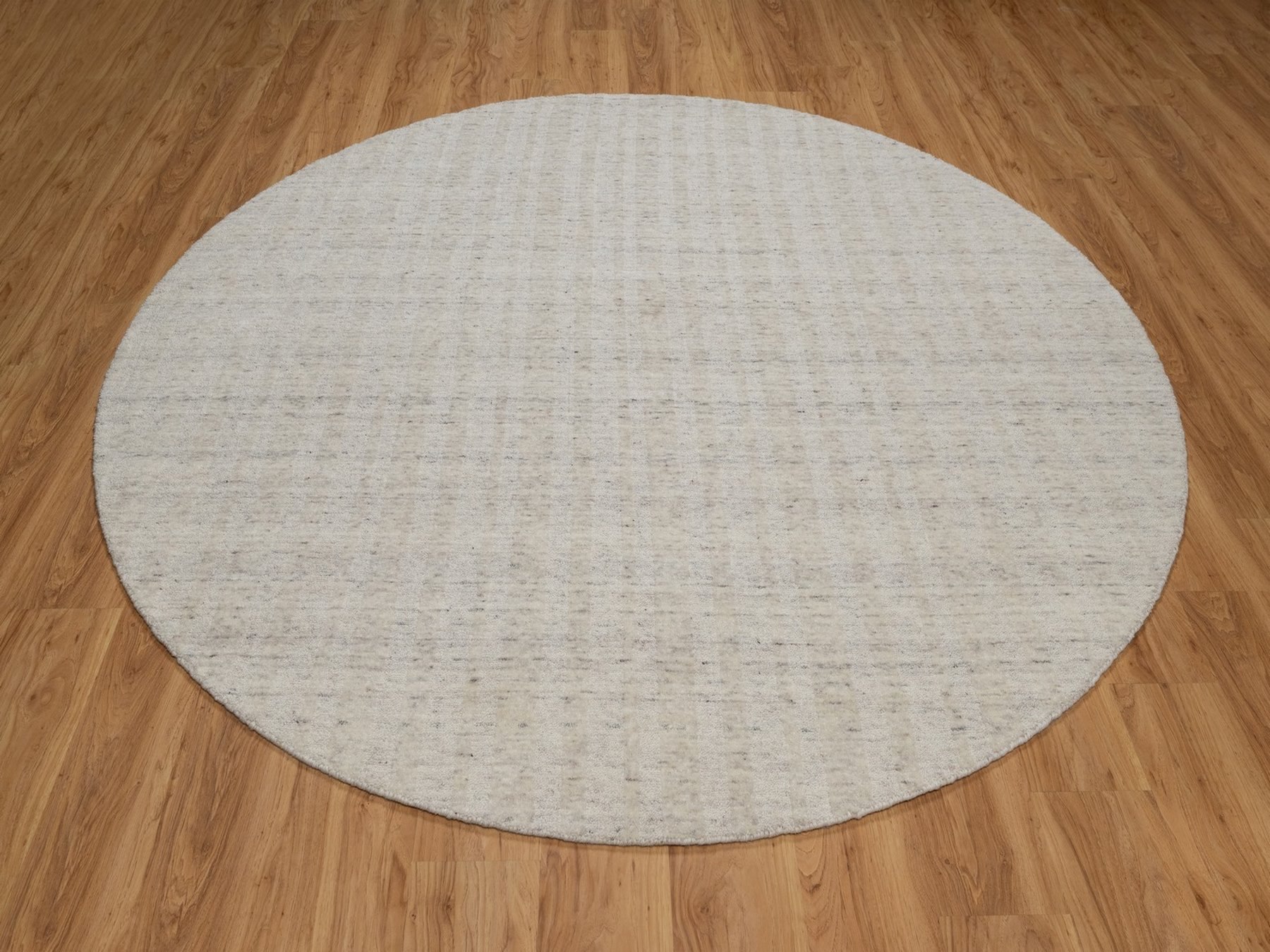 8'x8' Chiffon White, Undyed Natural Wool, Vertical Stripes Design with Salt and Pepper Effect, Hand Loomed, Round, Oriental Rug HR91680 - Image 2
