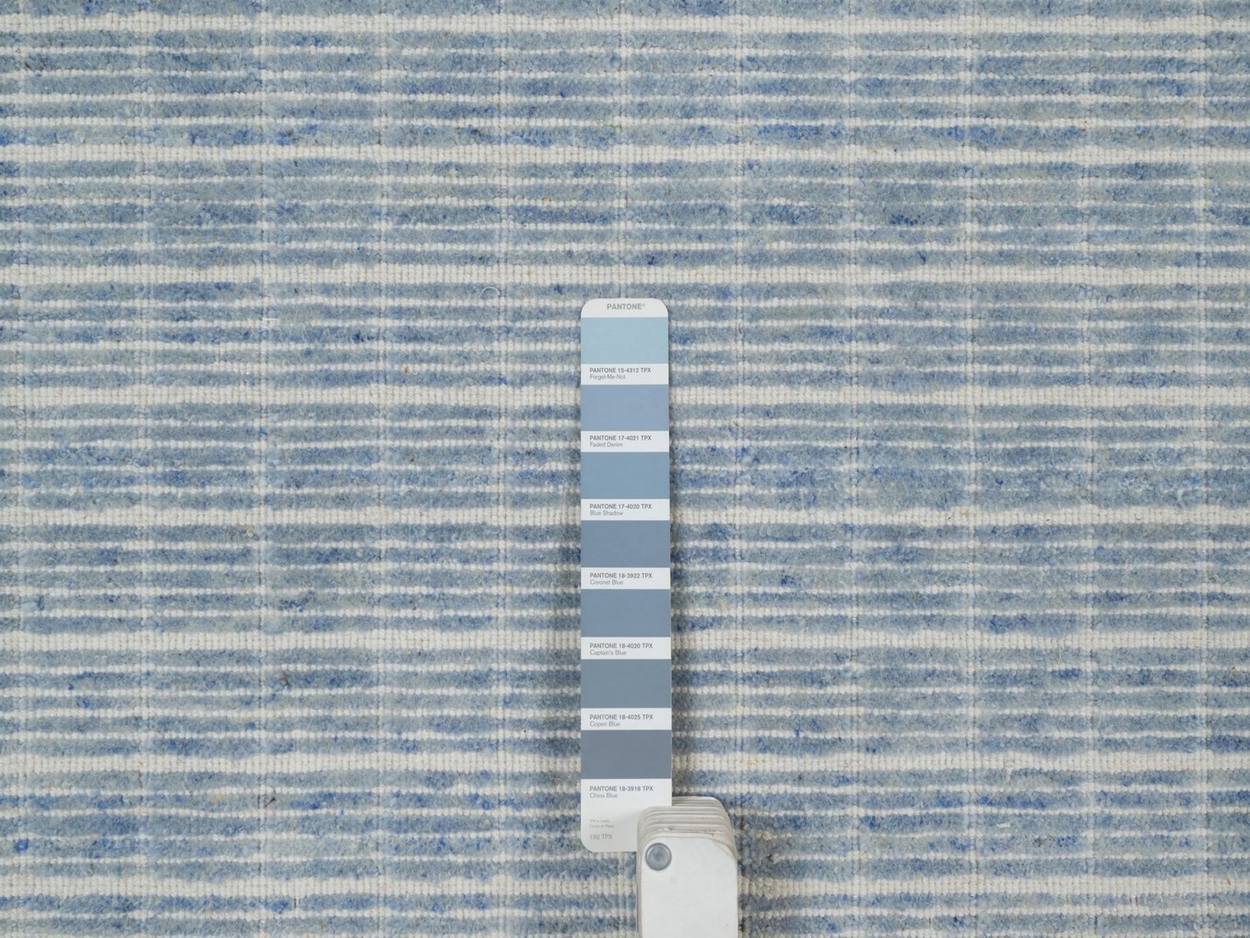 9'x12' Ruddy Blue, Loomed Knotted, Modern Plain Decor Box Design, Pure Wool, Soft to the Touch, Oriental Rug HR91690 - Image 7