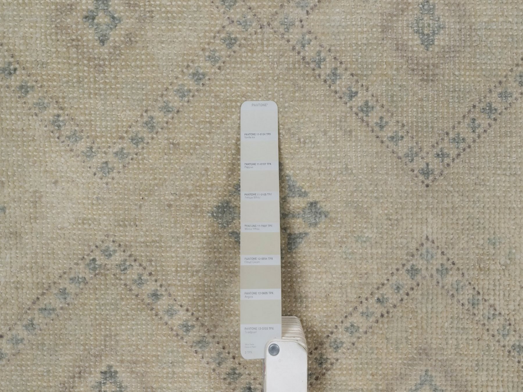 9'x12' Bone White, Zero Pile, Box Design with Repetitive Triangle Tribal Motifs, Hand Knotted, 100% Wool, Oriental Rug HR91720 - Image 7
