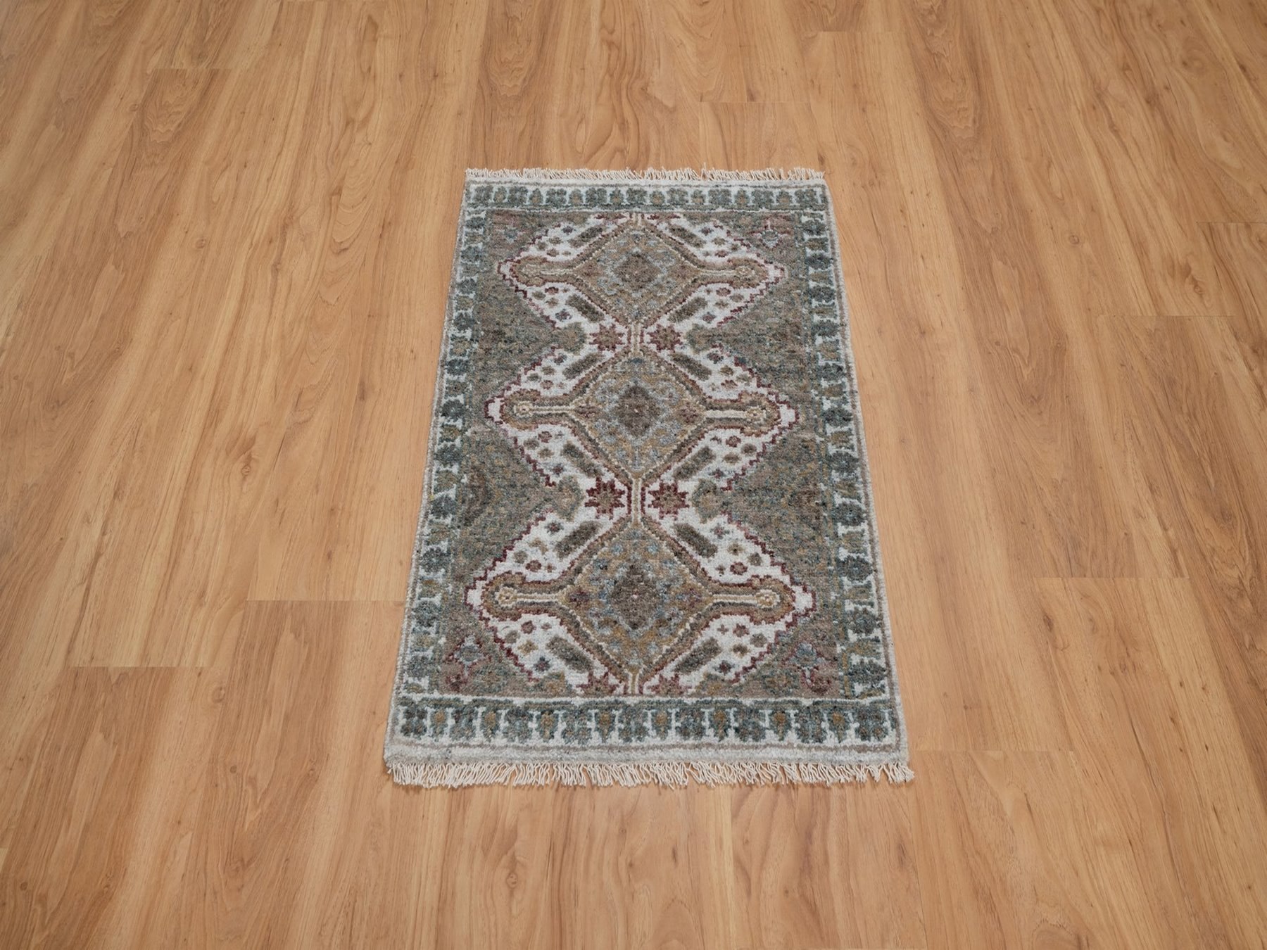 2'x3' Alabaster White, Unique Flower Rosettes Border Design, Shiraz Reimagined, Hand Knotted, Natural Wool, Thick and Plush, Mat, Sample, Oriental Rug HR91765 - Image 2