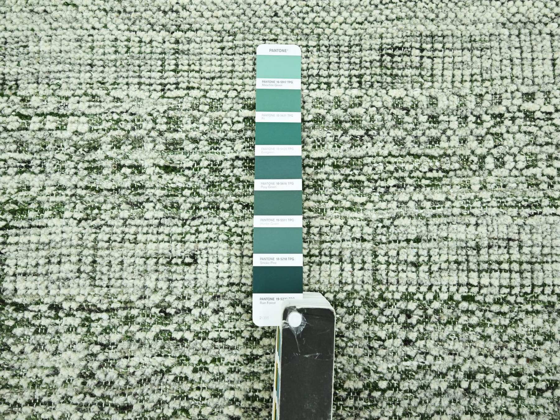 6'x6' Basil Green with Ivory, Hand Knotted, Organic Wool, Oxidized and Distressed Grass Design with Exposed Warps, Round, Oriental Rug HR76732 - Image 4